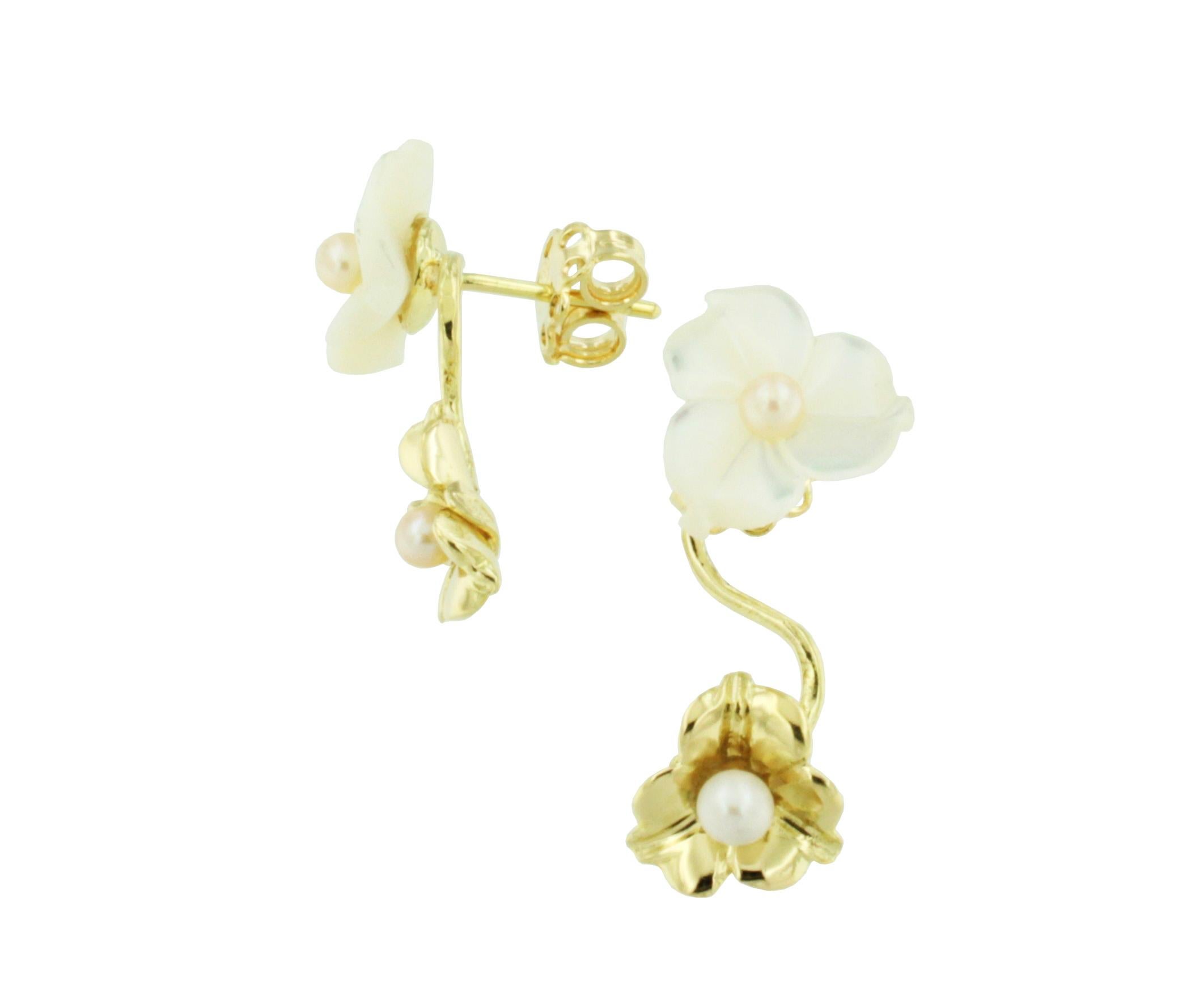 Modern 18k Yellow Gold with Mother of Pearls and White Pearls Blooming Flower Earrings  For Sale