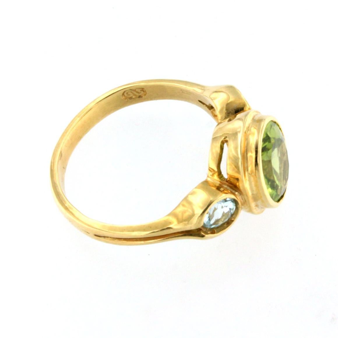 Oval Cut 18k Yellow Gold with Peridot and Blue Topaz Ring For Sale