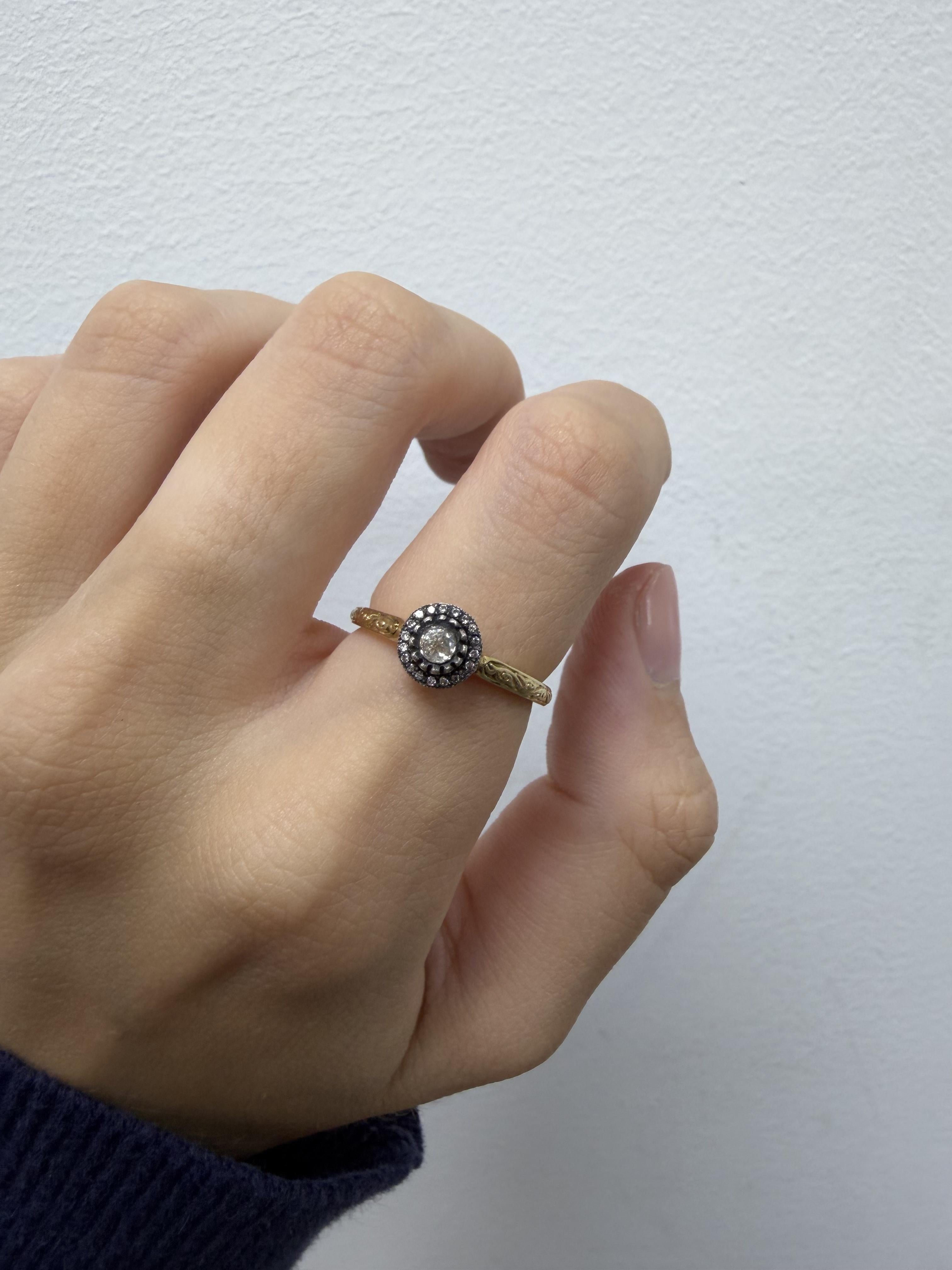 Bague en or jaune 18 carats avec partie supérieure en argent, diamant taille rose de 0,14 carat - Taille 7 Bon état - En vente à New York, NY