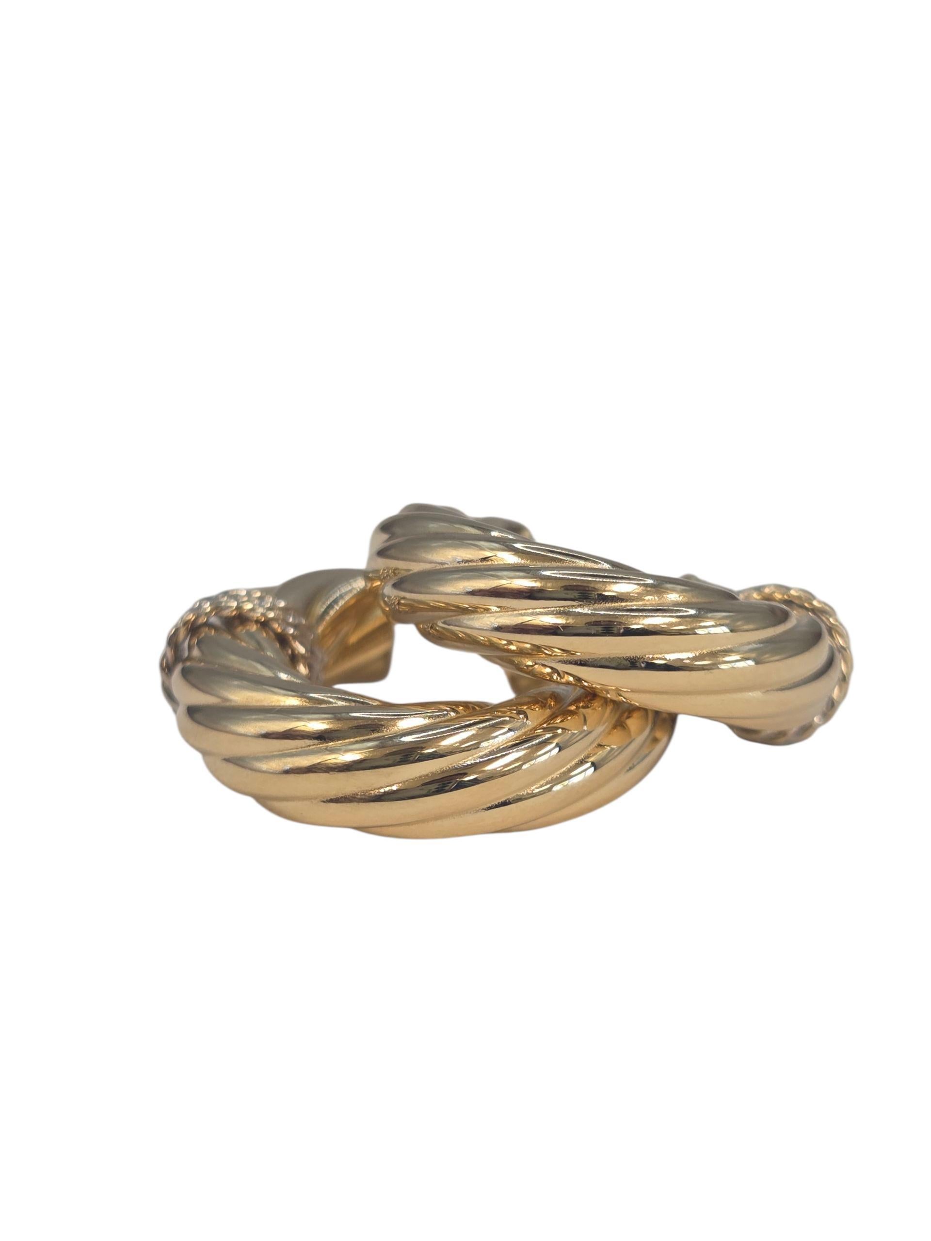 Donna Orecchini a cerchio ovali ritorti in oro giallo 18K con accenti in oro bianco #23538 in vendita