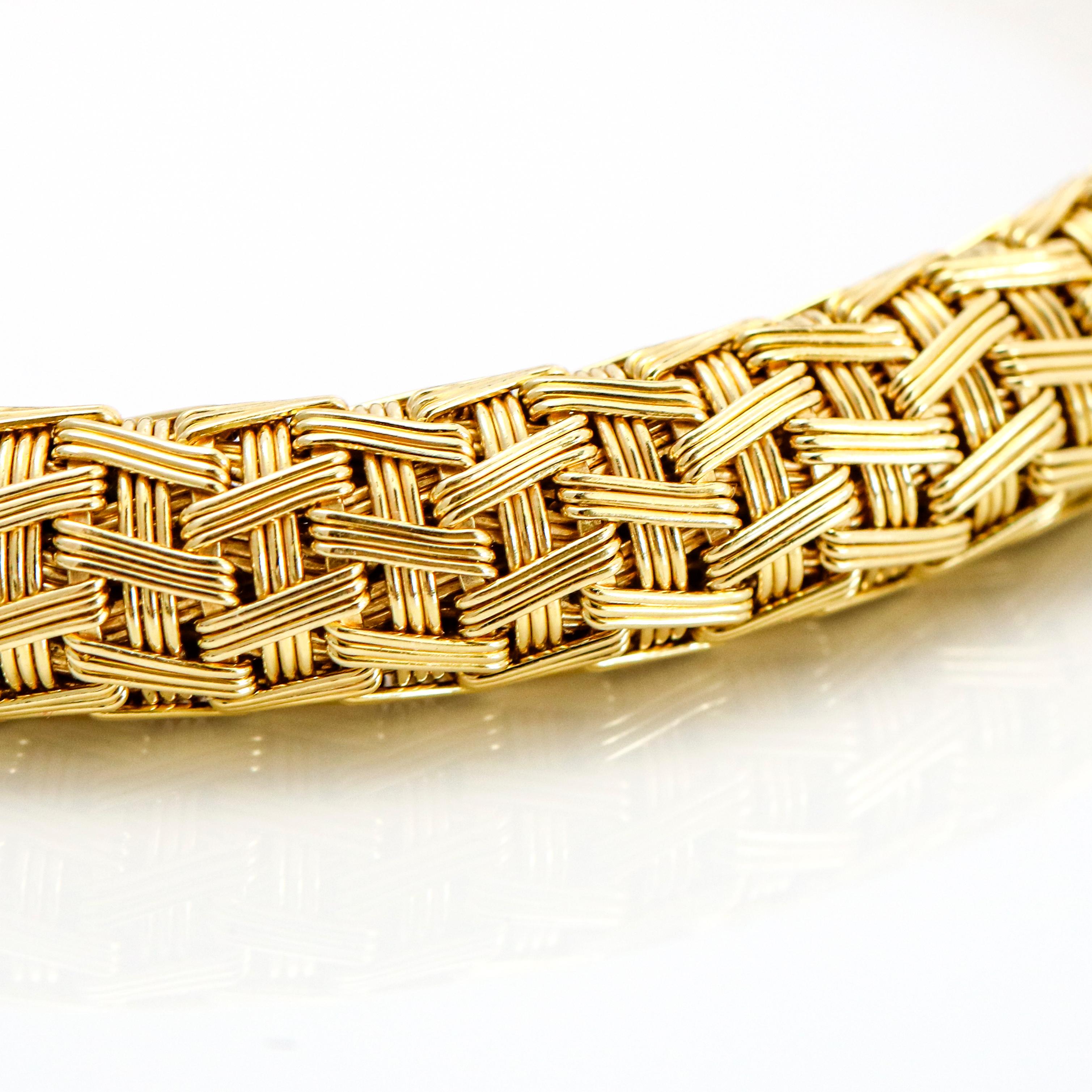 18 Karat Yellow Gold Woven Chain Bracelet In Excellent Condition For Sale In Fort Lauderdale, FL