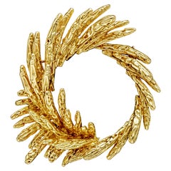 18K Yellow Gold Wreath Design Vintage Brooch