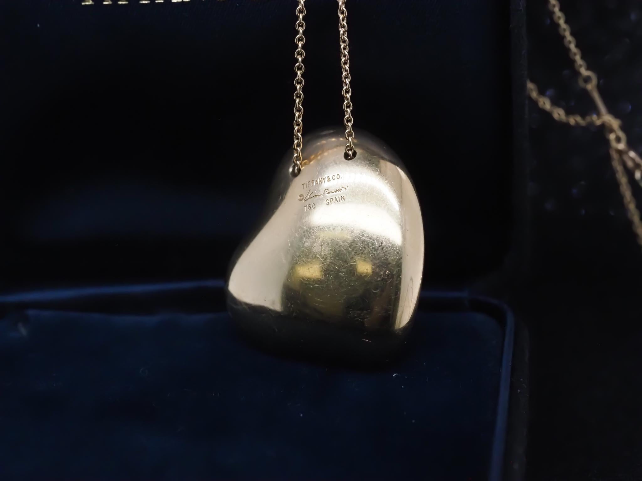 18K Yellow Gold XL Tiffany & Co. Elsa Peretti Heart Pendant Necklace For Sale 2