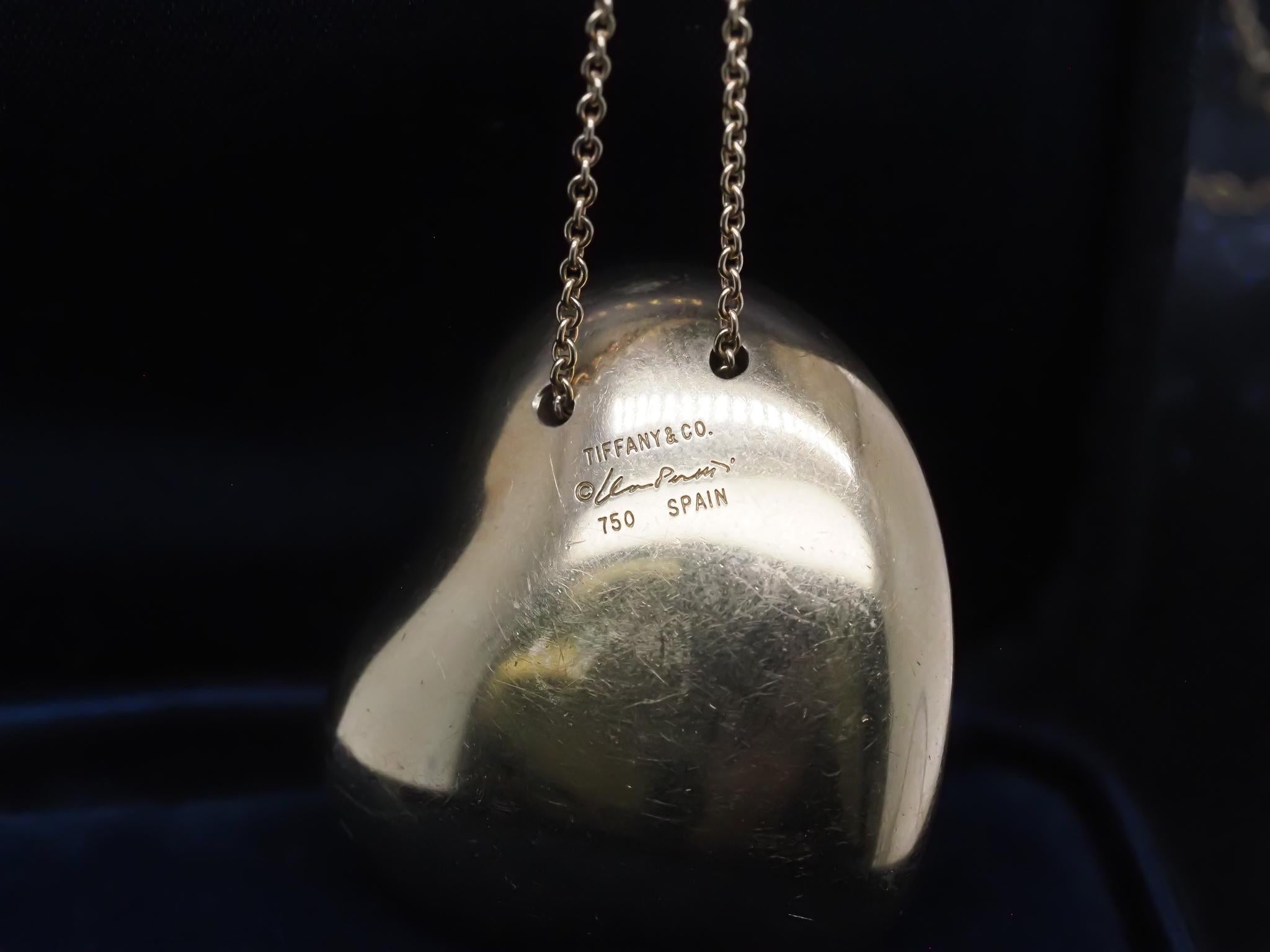 18K Yellow Gold XL Tiffany & Co. Elsa Peretti Heart Pendant Necklace For Sale 3