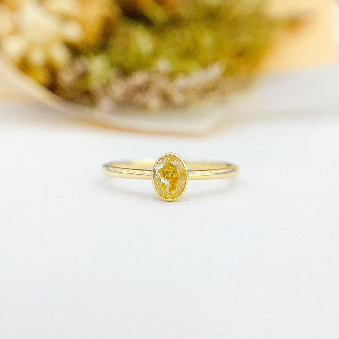 18K Yellow Gold Yellow Diamond Band Ring

1 Yellow Diamond - 0.50 CT
Total Weight - 1.57 GM