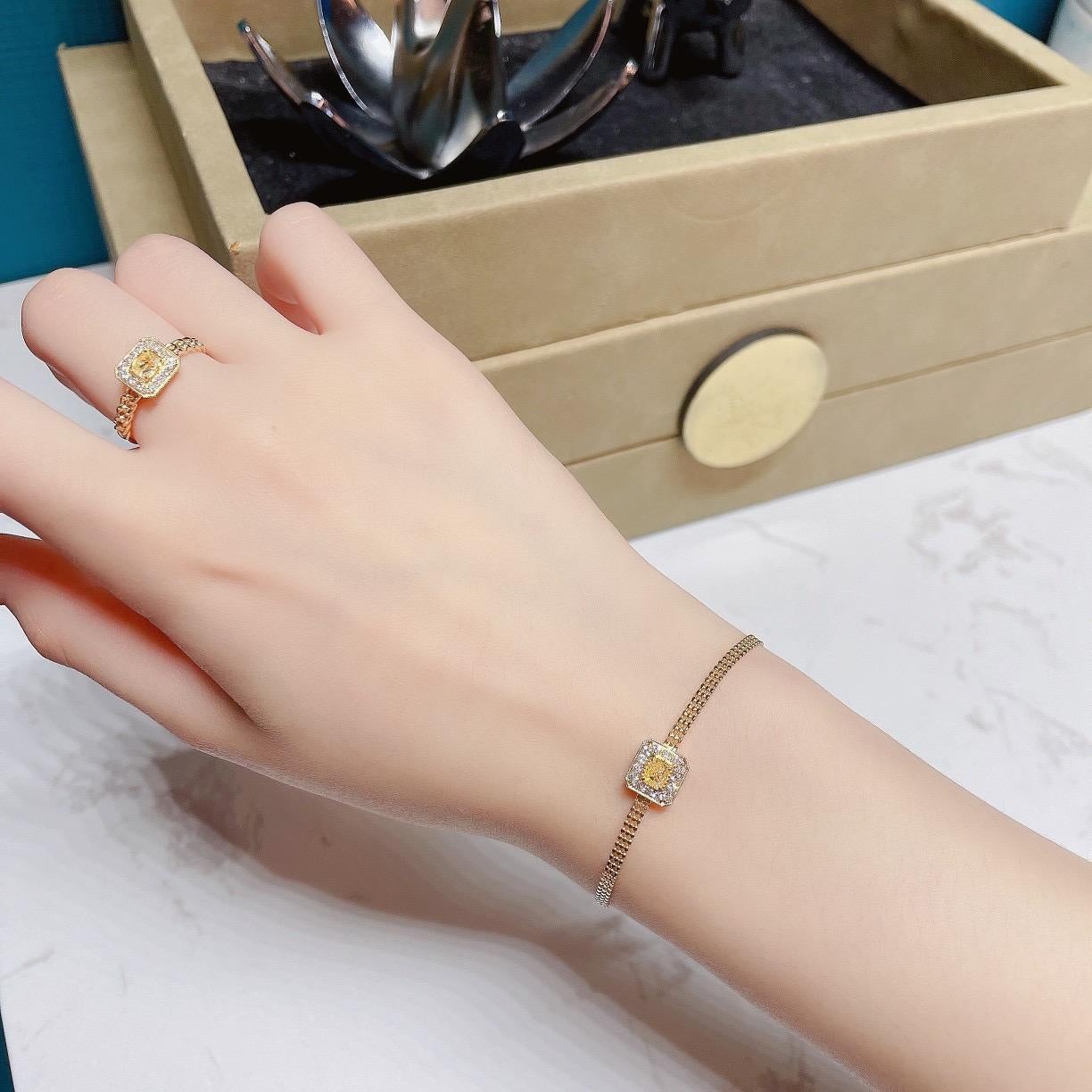 18K Yellow Gold Yellow Diamond Chain Bracelet with Diamonds In New Condition For Sale In Kowloon, HK