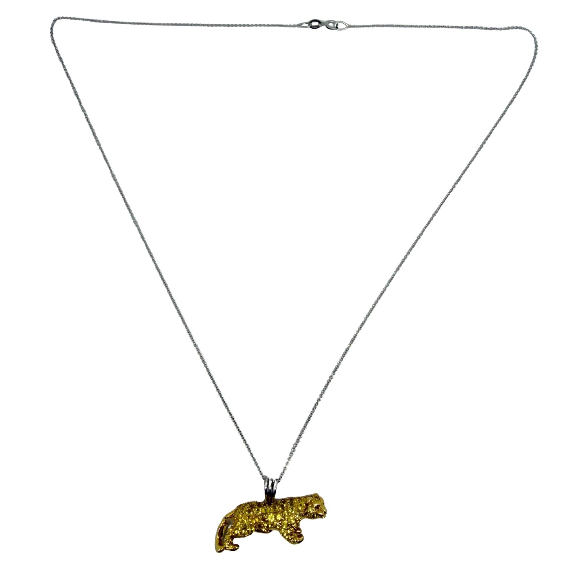 Collier pendentif panthère en or jaune 18K, saphir jaune et diamant en vente 2