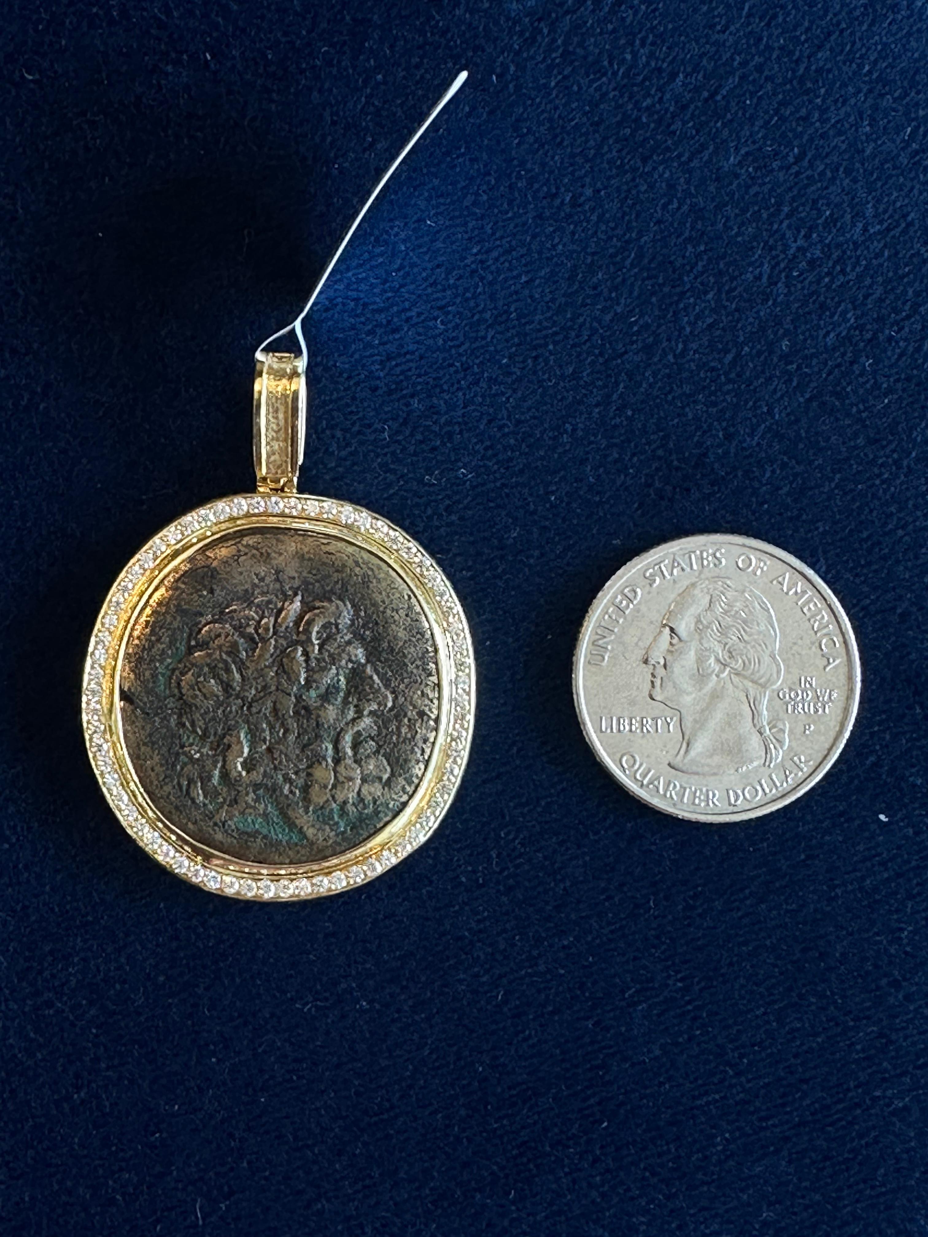 Moderne 18K Yellow Gold Zeus Coin Pendant with Diamonds en vente