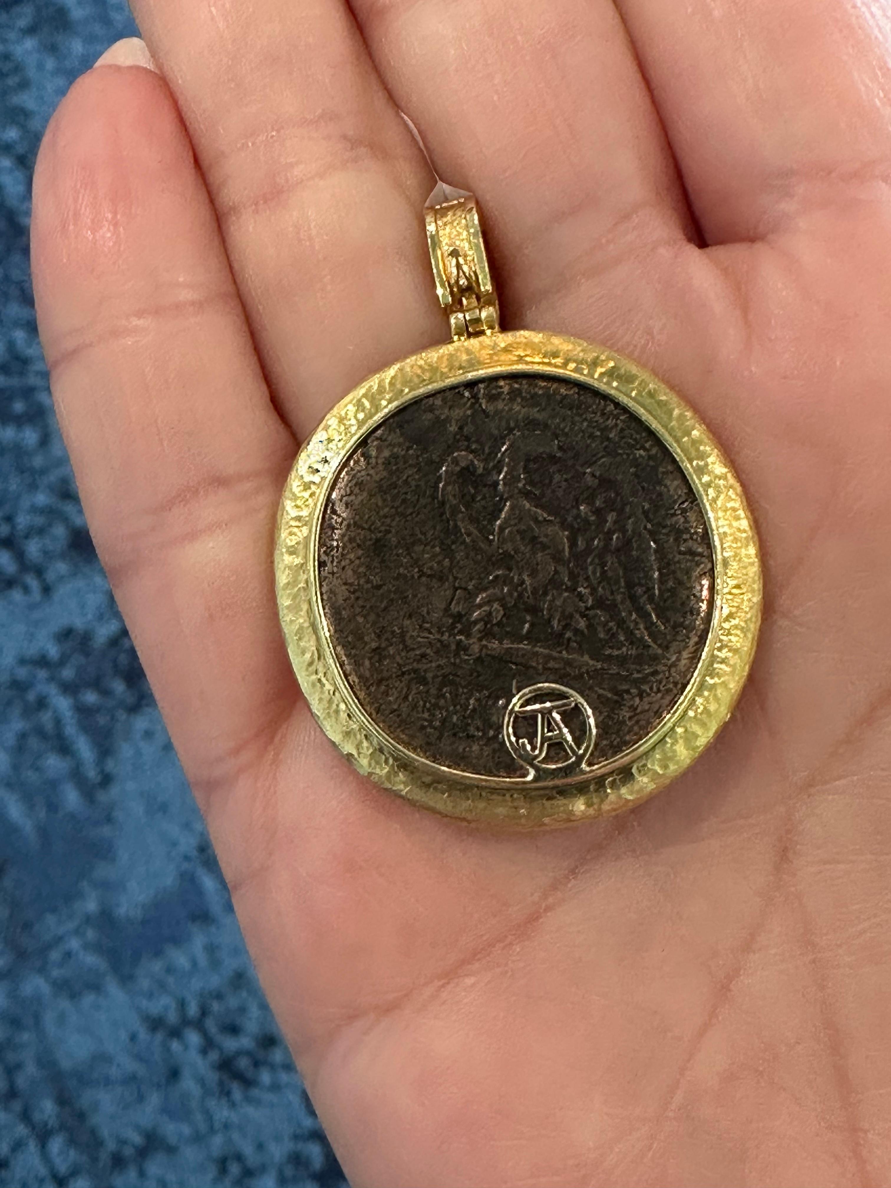 Taille brillant 18K Yellow Gold Zeus Coin Pendant with Diamonds en vente