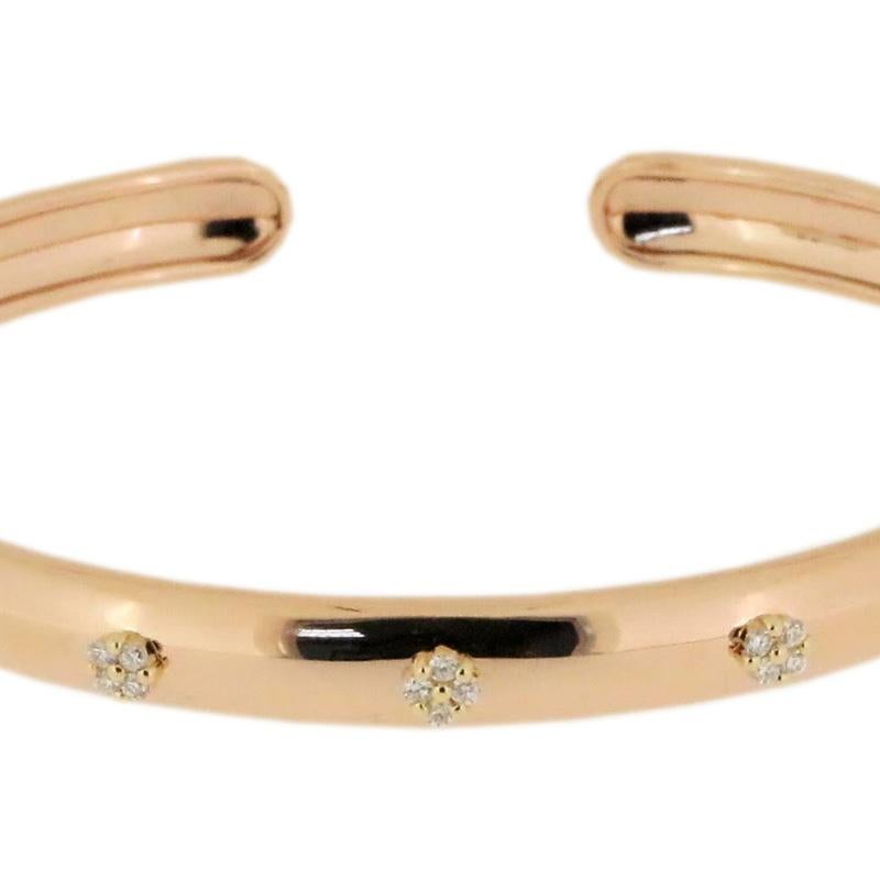 18K Gelbgold und Roségold - 8,49 GM
28 Diamanten - 0,31 CT

Vorlaufzeit: 3-4 Wochen

Das Familienunternehmen Althoff Jewelry hat eine Mission - elegante, luxuriöse und anmutige Stücke zu kreieren. Entdecken Sie Armbänder, Ohrringe und Ringe aus 18