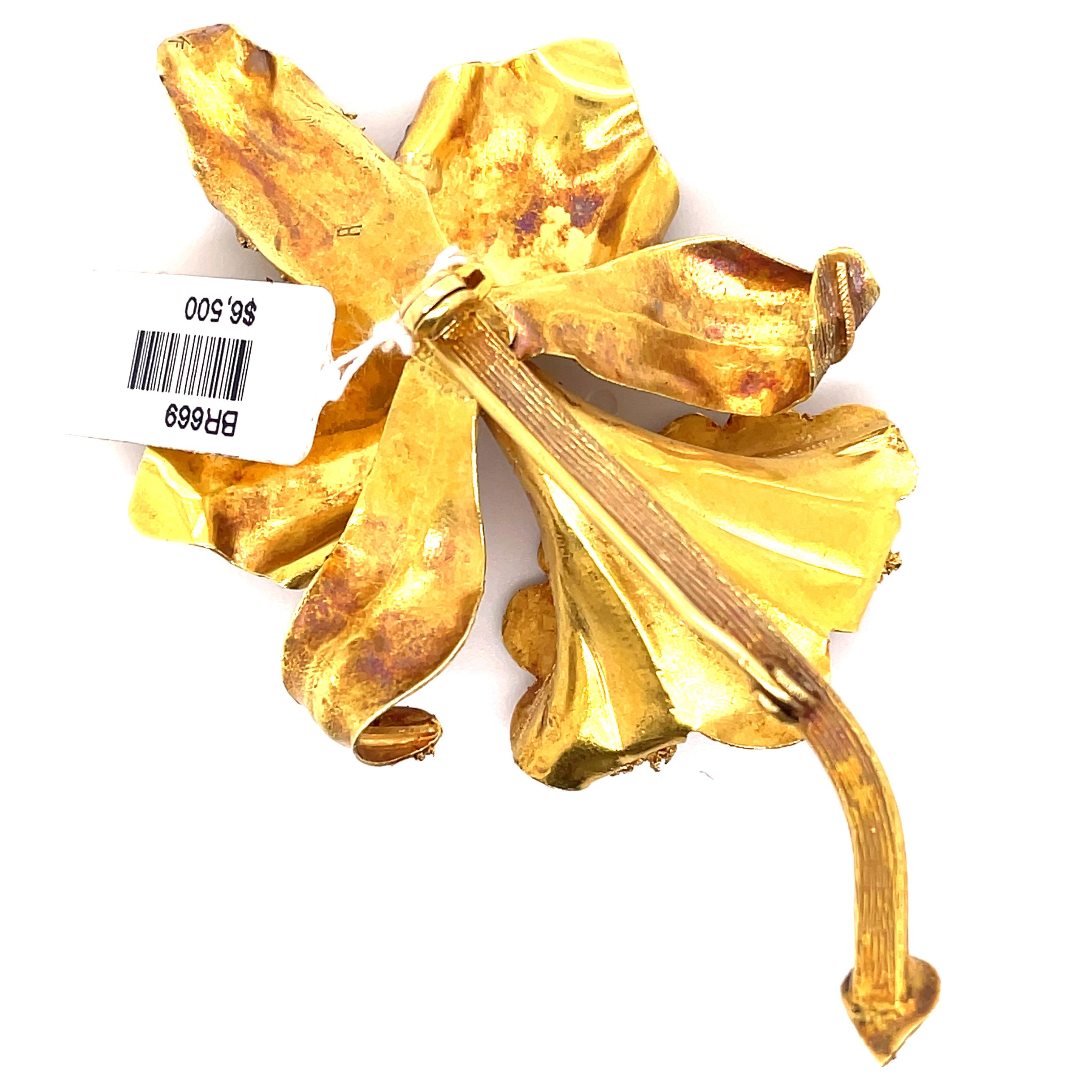 18k Yellow & Rose Gold Retro Style Leaf Brooch In Excellent Condition For Sale In BEVERLY HILLS, CA