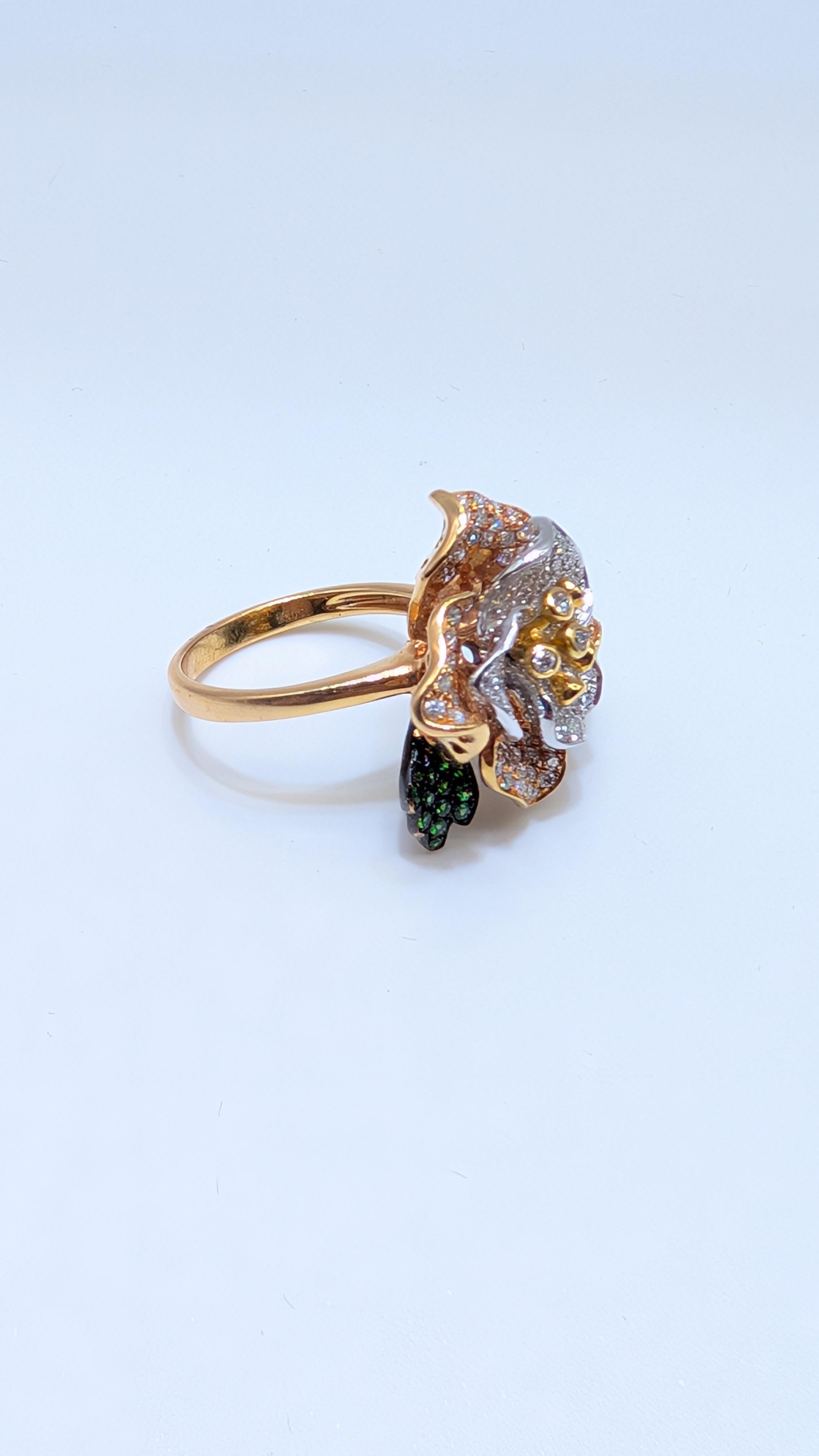 18K Yellow, Rose, White Gold Flower Ring with Diamonds and Emeralds In New Condition For Sale In New York, US