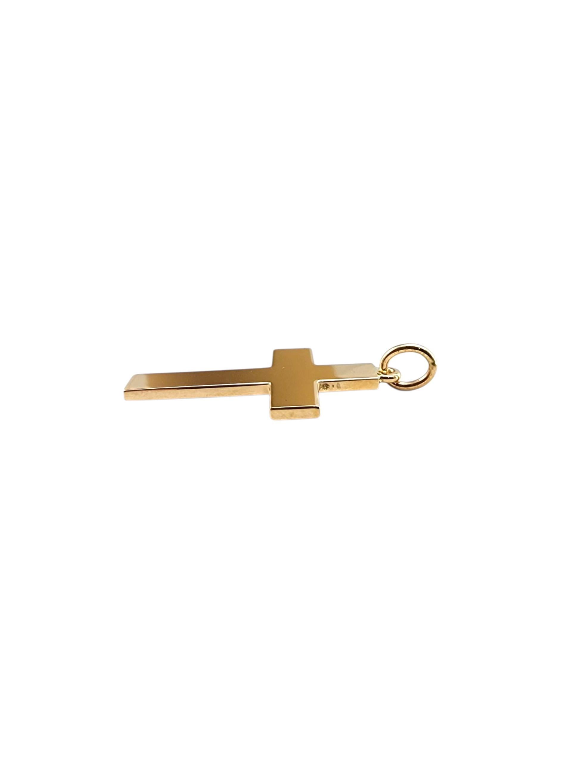 Pendentif croix en or jaune massif 18K #22374 en vente 2
