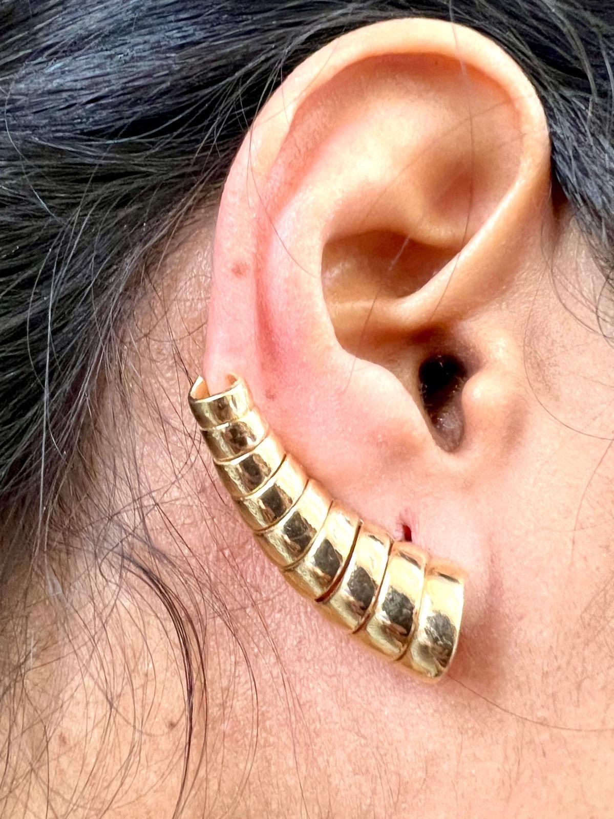 Art déco Boucle d'oreille en or jaune massif 18k en vente