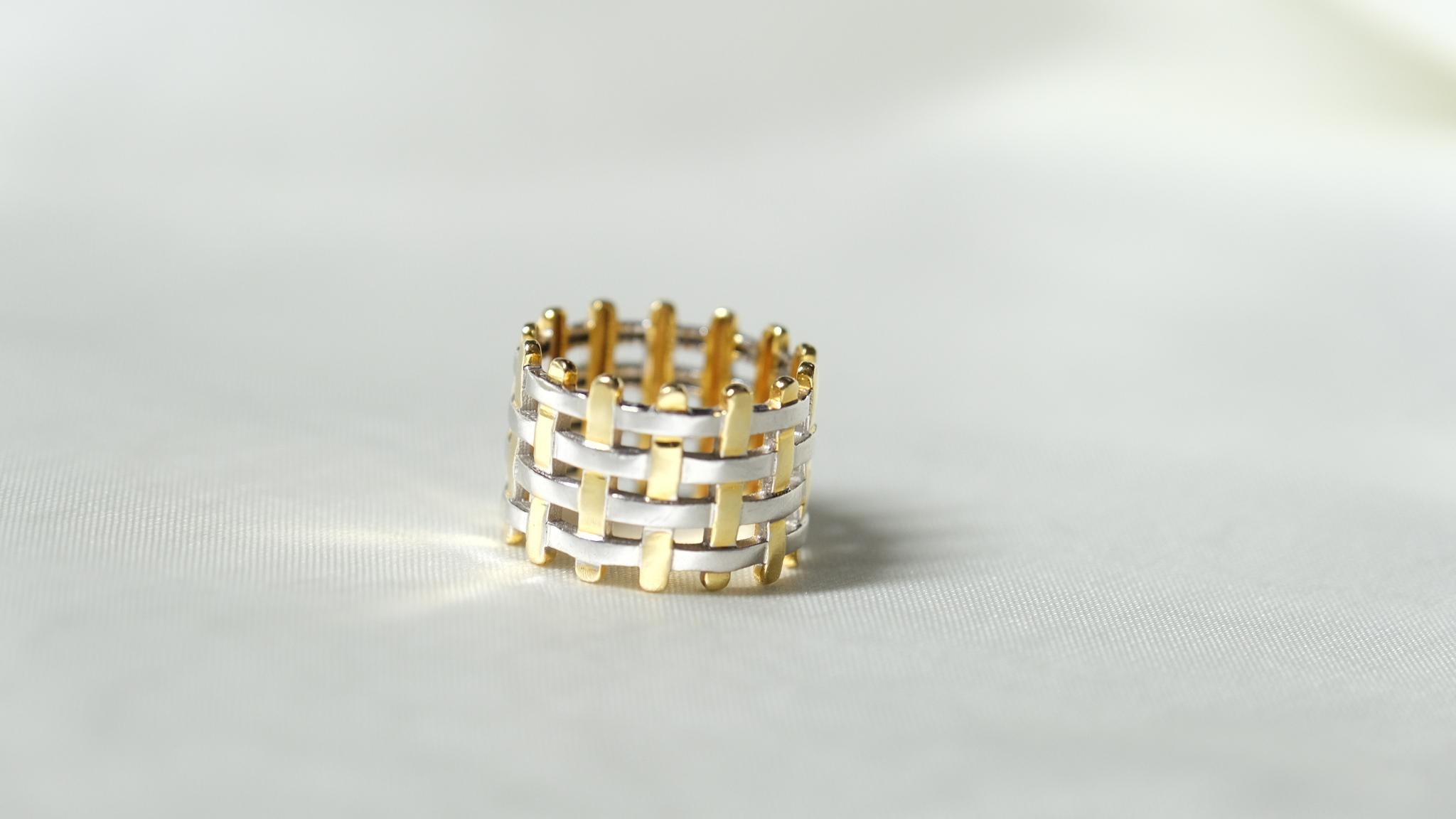 For Sale:  18k Yellow & White Gold Basket Ring 2