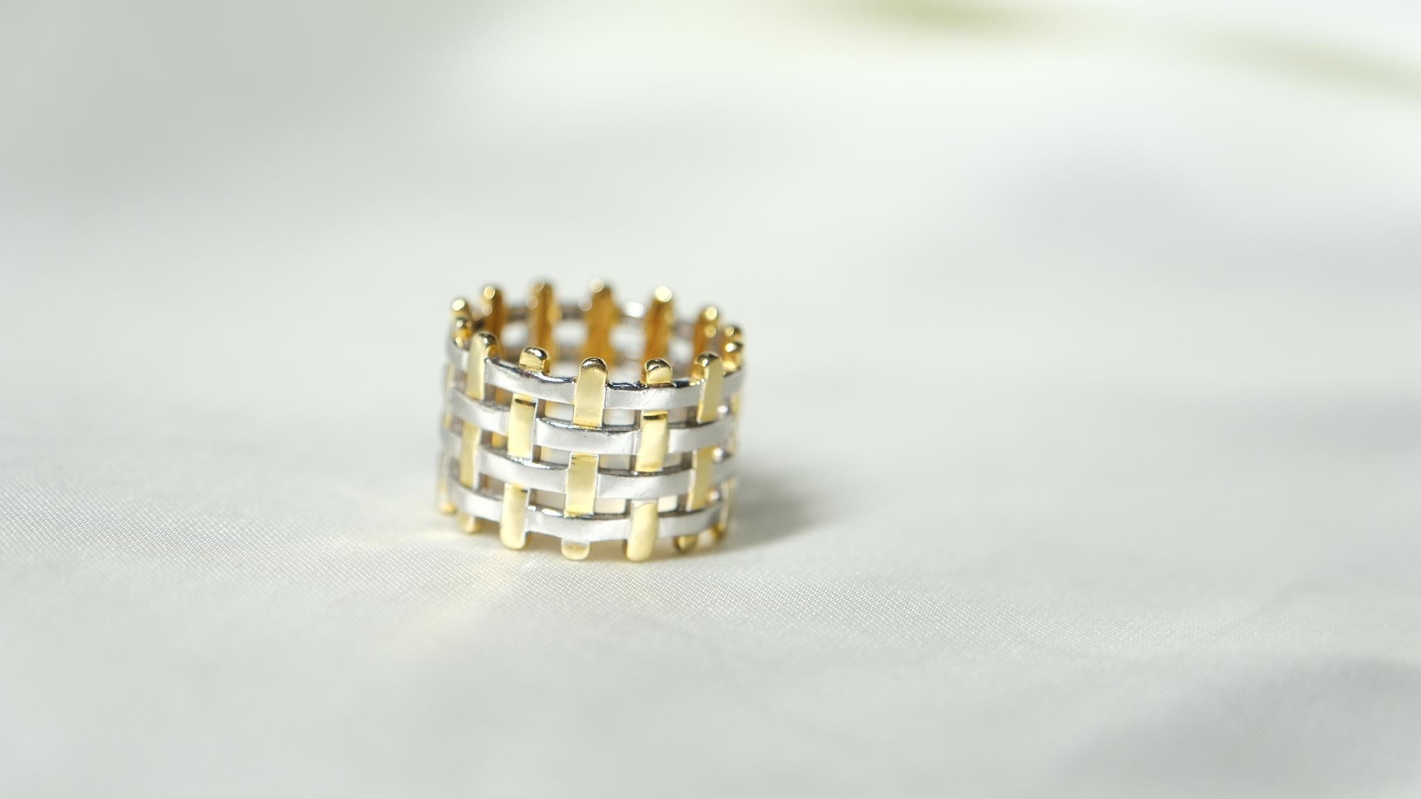 For Sale:  18k Yellow & White Gold Basket Ring 3