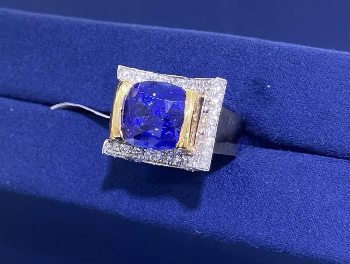 Bague sous-passée en or jaune et blanc 18 carats avec tanzanite taille coussin 13,44 carats en vente 9