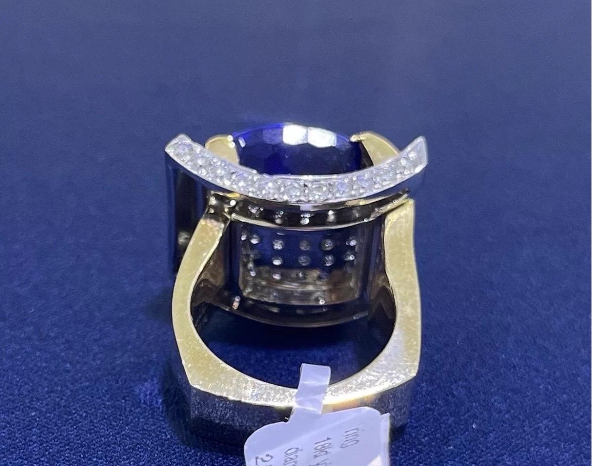 Bague sous-passée en or jaune et blanc 18 carats avec tanzanite taille coussin 13,44 carats en vente 3