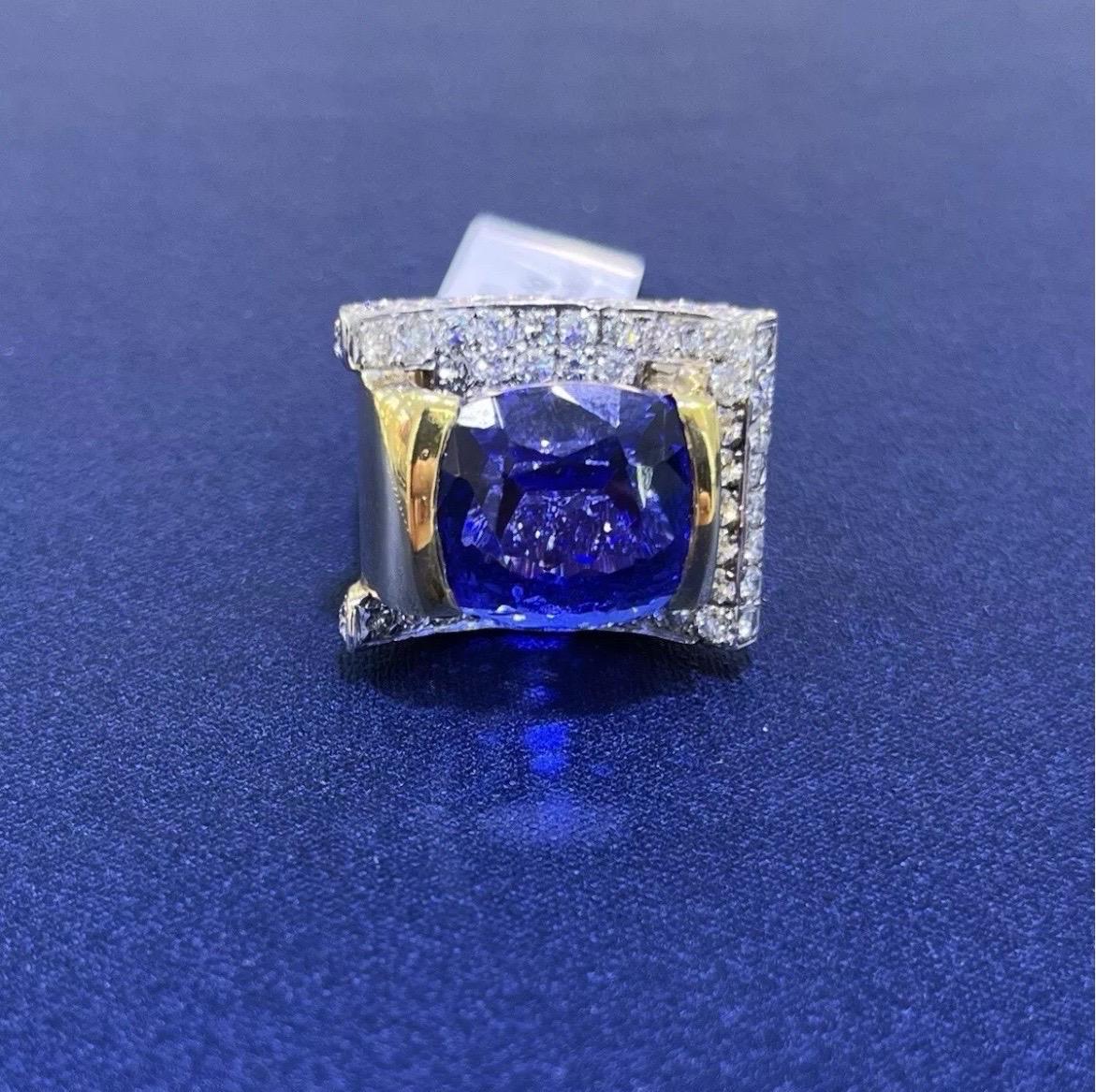 Bague sous-passée en or jaune et blanc 18 carats avec tanzanite taille coussin 13,44 carats en vente 4