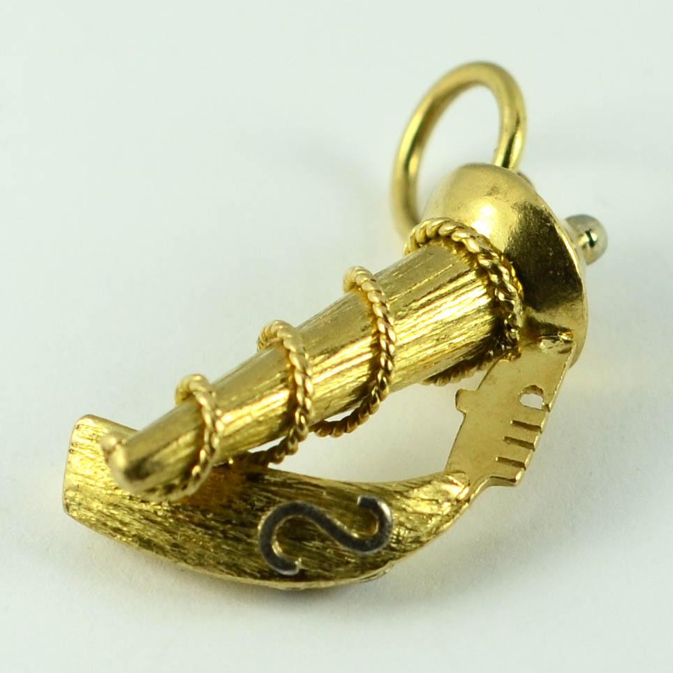 18 Karat Yellow White Gold Large Italian Gondola Boat Venice Charm Pendant In Good Condition In London, GB