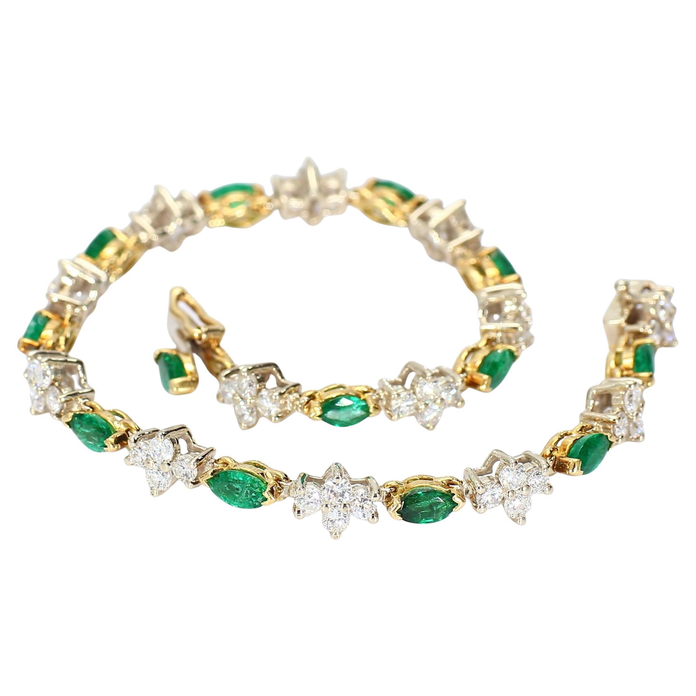 Bracciale Tennis in oro giallo e bianco 18k con smeraldi marquise e diamanti in vendita