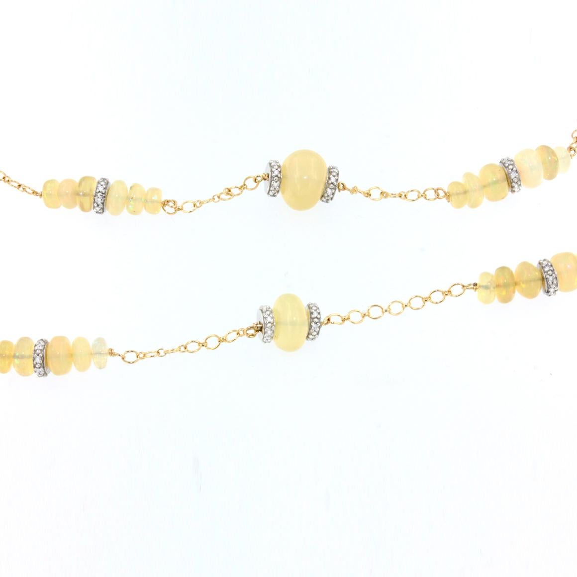 Ensemble collier de boucles d'oreilles et bracelet en or jaune et blanc 18 carats avec opale et diamants blancs en vente 1