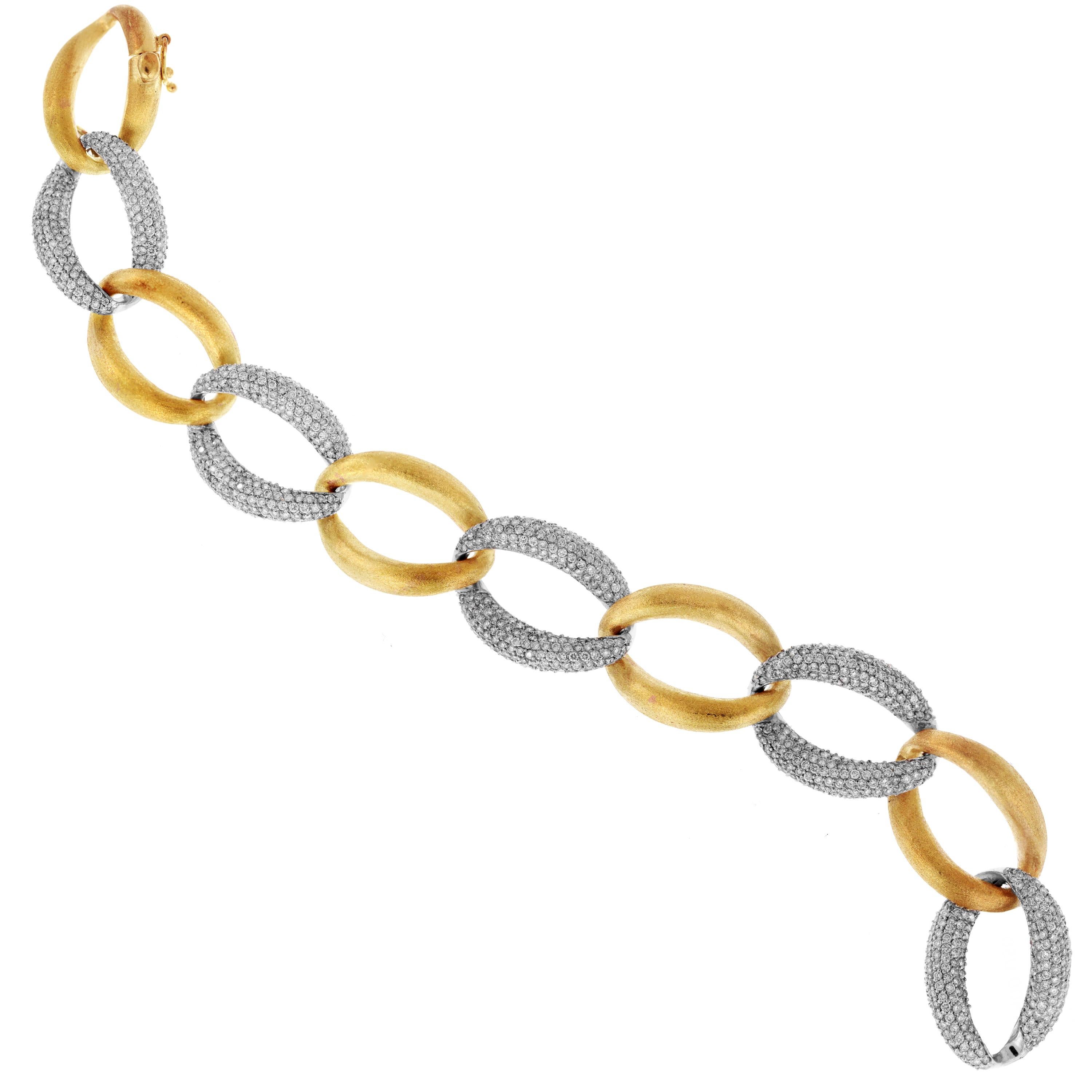 Modern 18 Karat Yellow White Two-Tone Gold Diamond Oval Links Bracelet