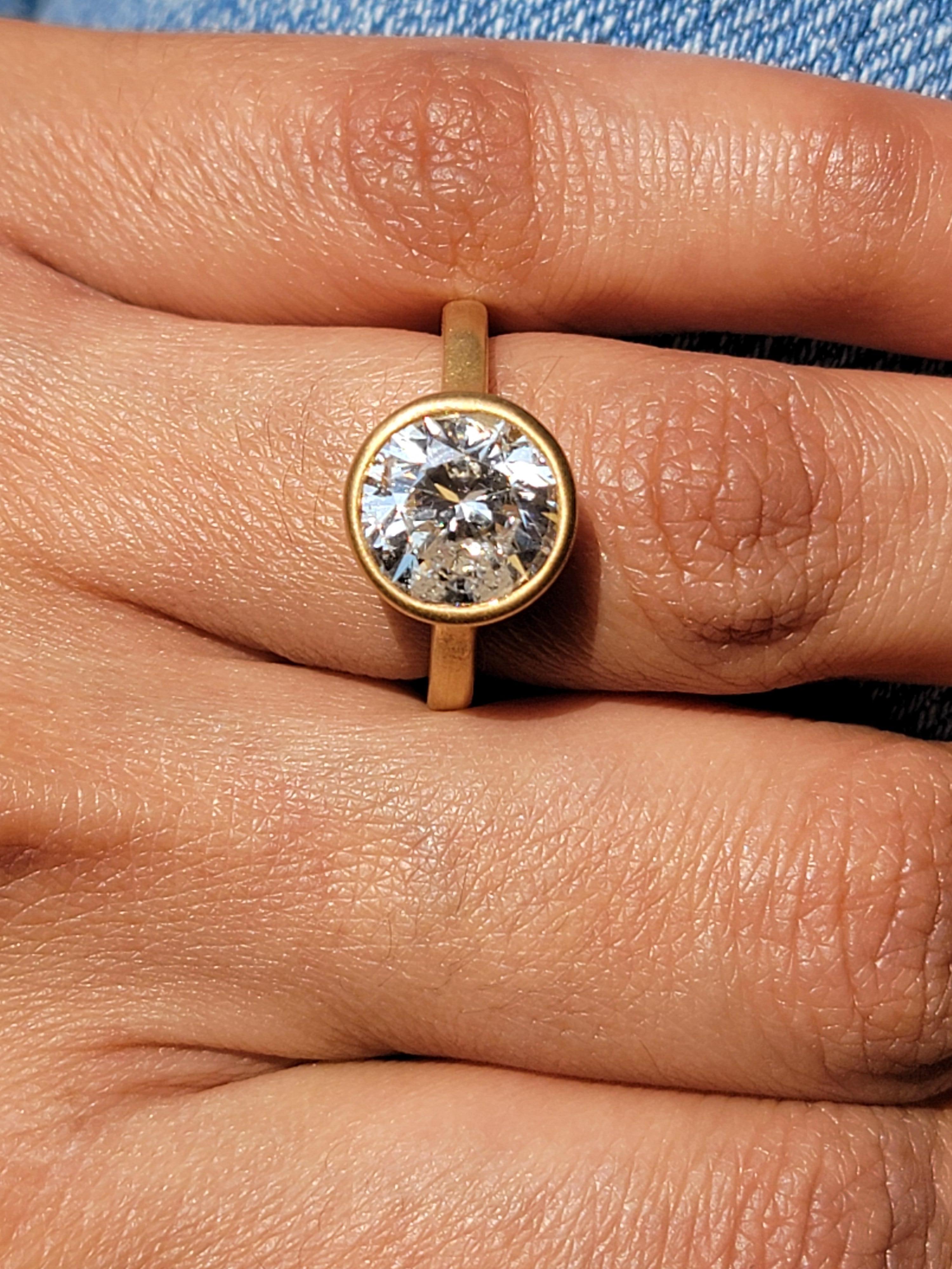 Donna Anello d'oro a spazzola con castone da 3,39 carati di Issac Nussbaum 18K YG. in vendita