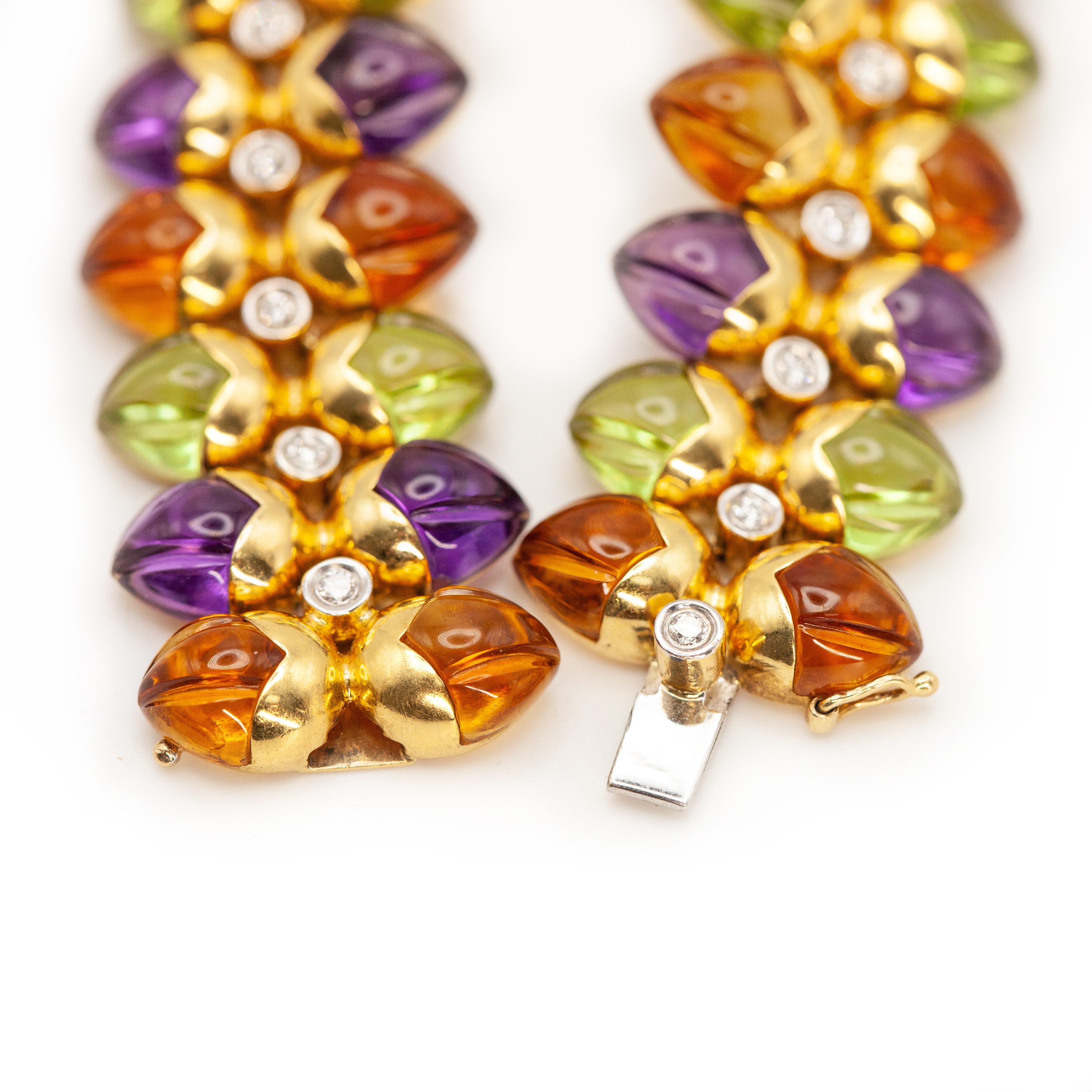 Bracelet large 18K YG sculpté de diamants et de pierres précieuses multicolores en vente 2