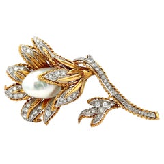 18K YG Flower Pin Brooch with 1.5 Carat Round H VS Diamonds and Pearl