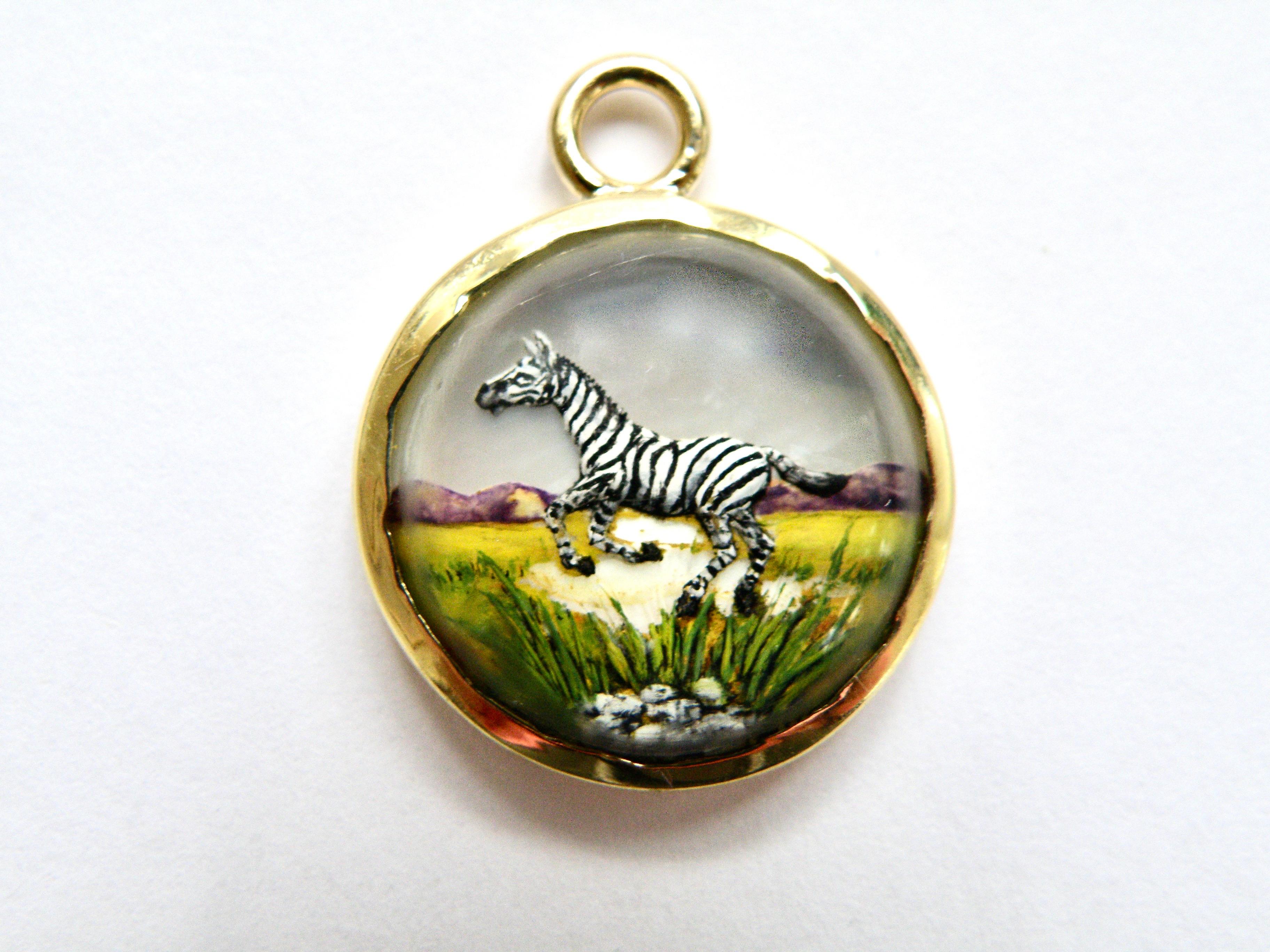 18K zebra pendant hand painted reverse quartz crystal backed with mothher of pearl hand painted by Master Carver from Idar Oberstein 14mm round