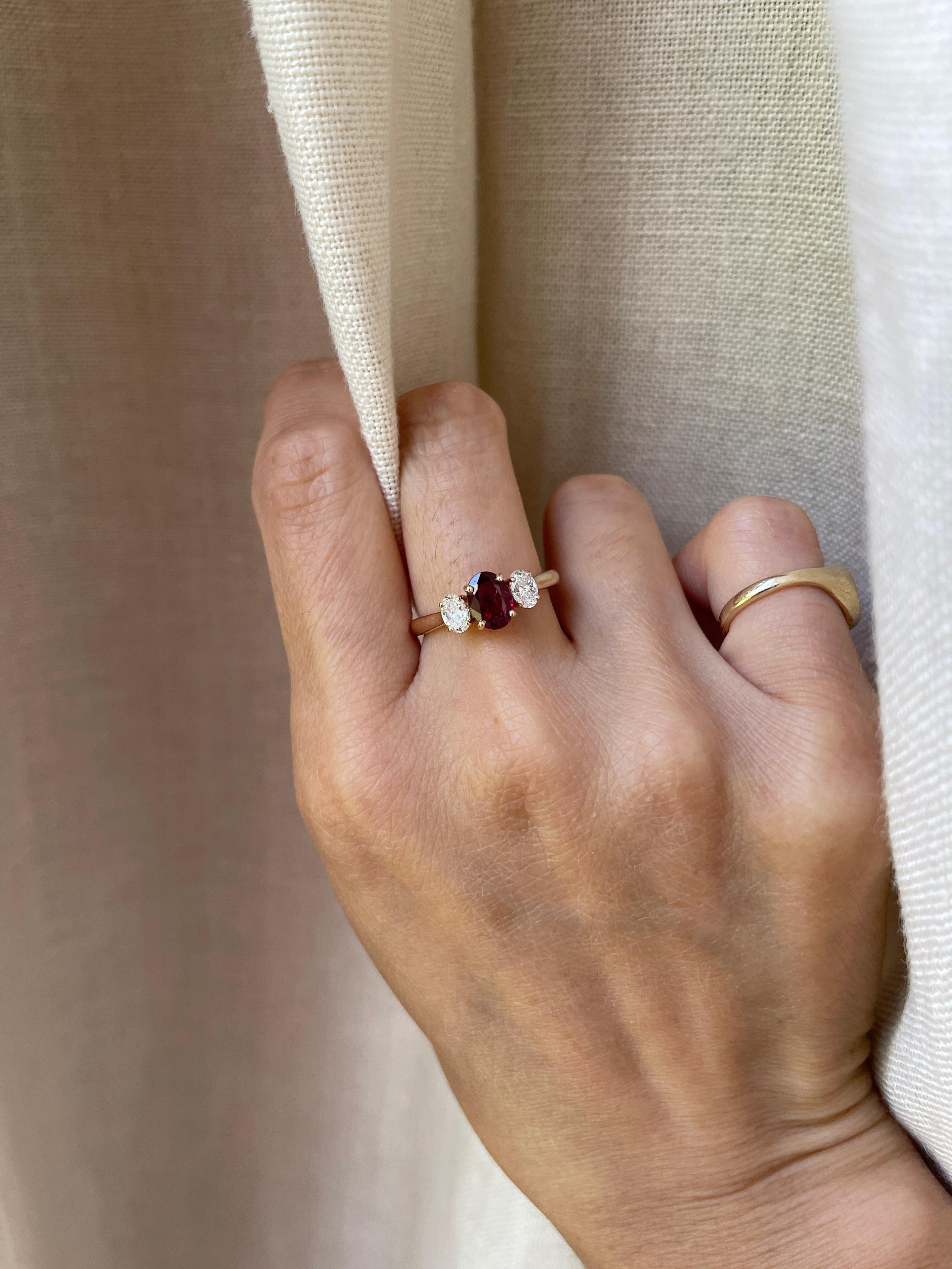 18karat Certified 1.062 Carat Ruby Diamond Ring, Three Stone Engagement Ring For Sale 2