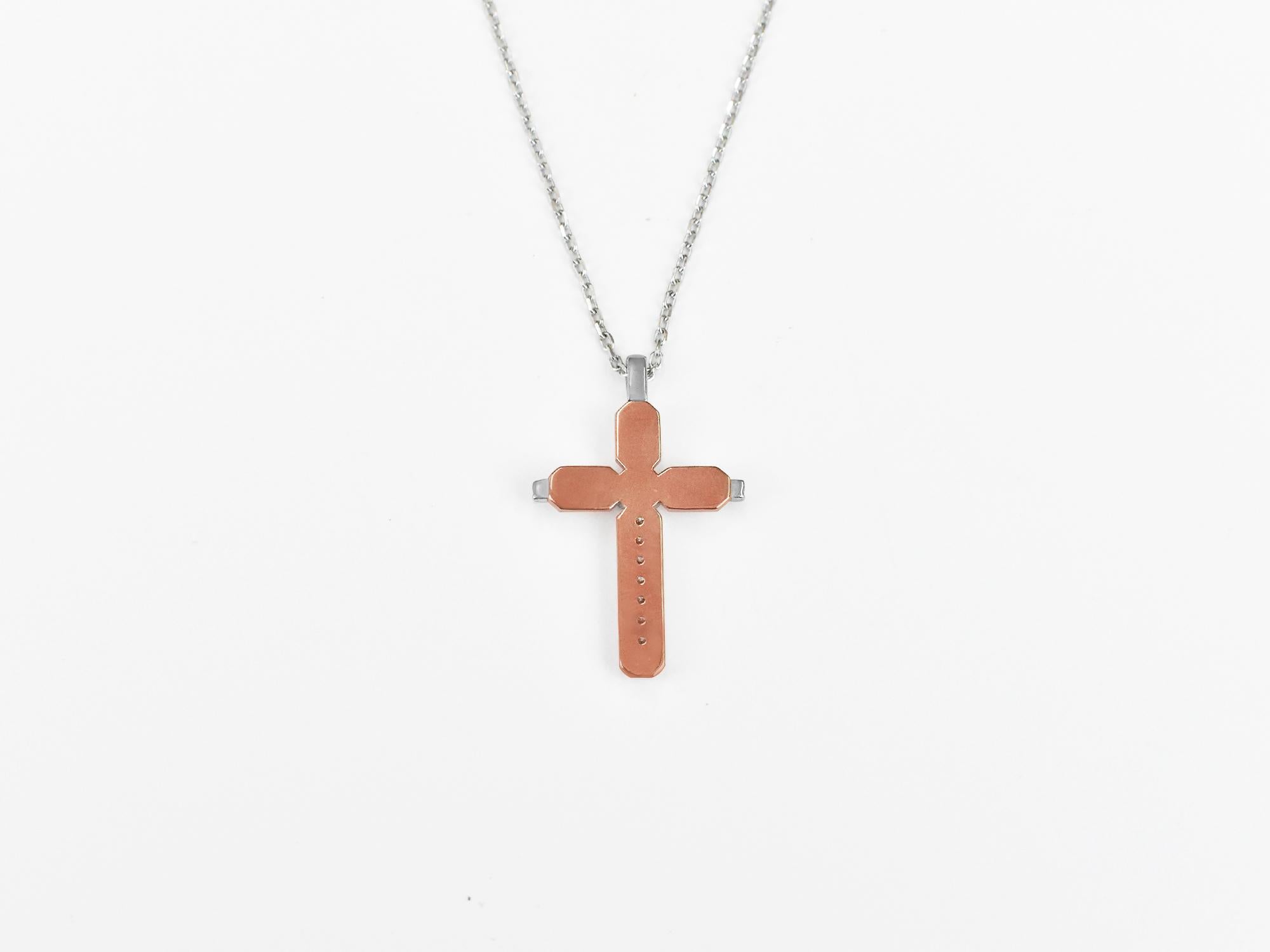 18 Karat Gold Cross Pendant Necklace Two Tone White Gold Rose Gold Diamond Pave In New Condition For Sale In Bangkok, TH