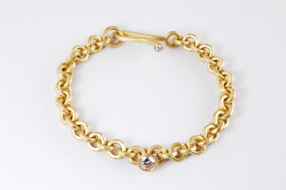 Contemporary 18 Karat Gold Hammered Link Bracelet with Brilliant Cut Diamond Charm 0.72 Carat For Sale