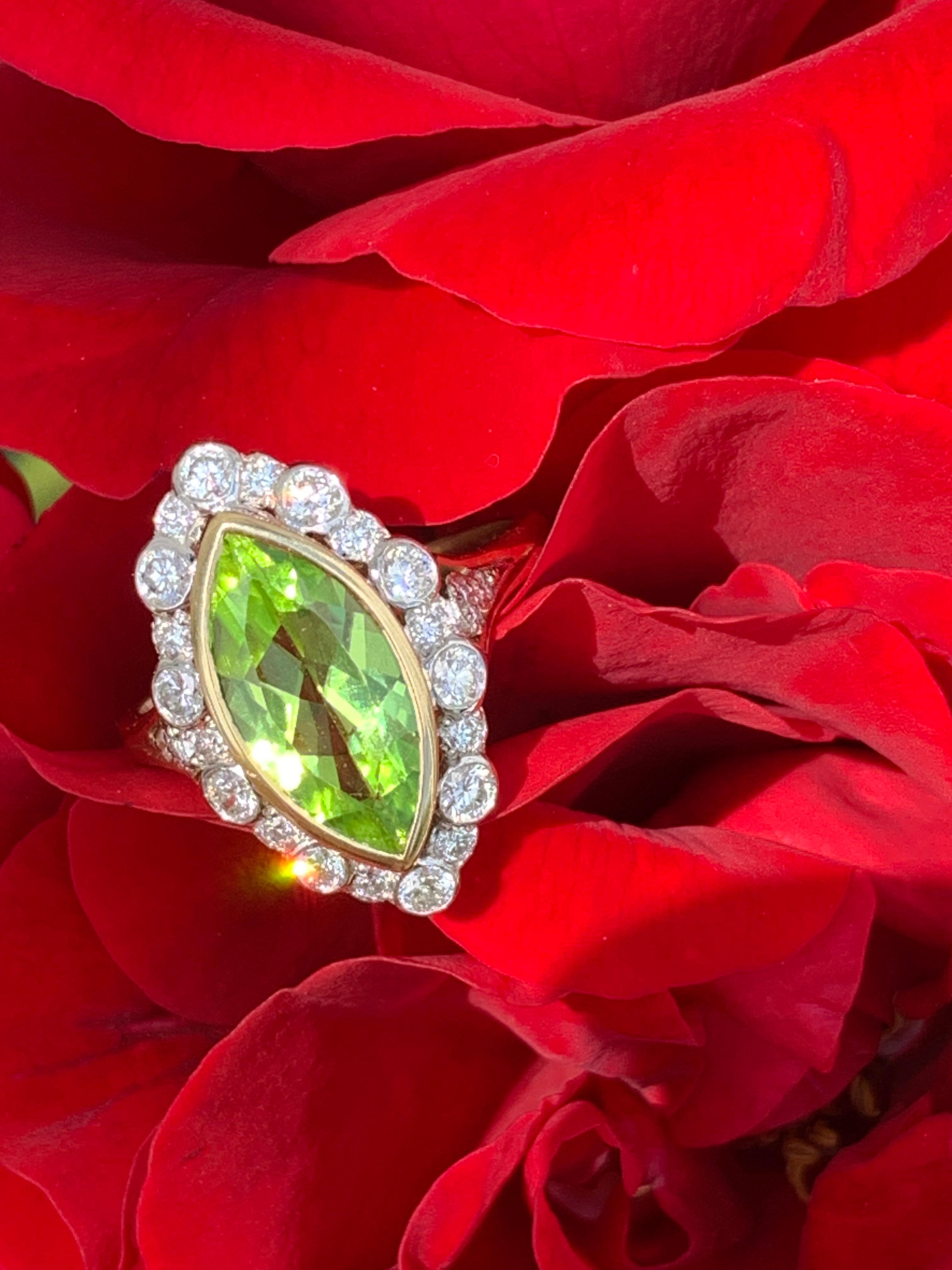 18Karat Gold Marquise Navvette Cut Peridot & Diamond Art Deco Style Cluster Ring For Sale 3