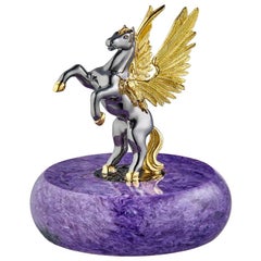 Used 18 Karat Gold Pegasus Miniature on Charoite Magnetic Stone, Moiseikin