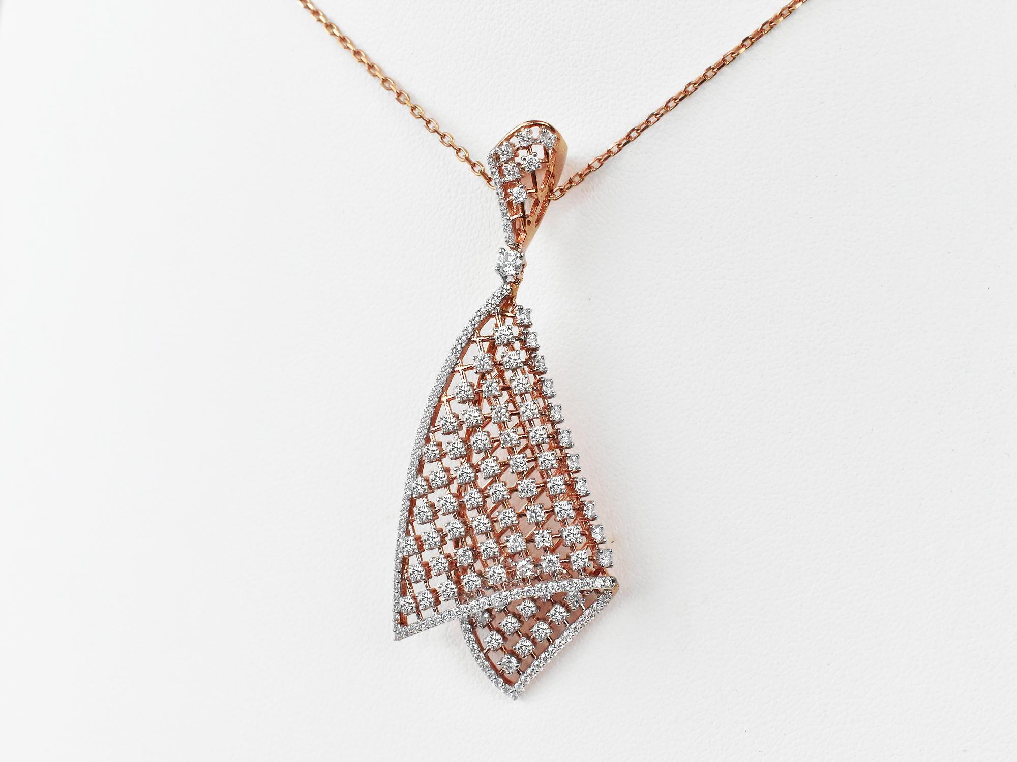 18Karat Gold Pendant Necklace Rose Gold Diamond Pave Fashion Pendant Necklace
       A fashion Art Nouveau pendant necklace is fully paved with brilliant-cut diamonds set in stunning 18K rose gold. Crafted with the joyful and brilliant spirit of