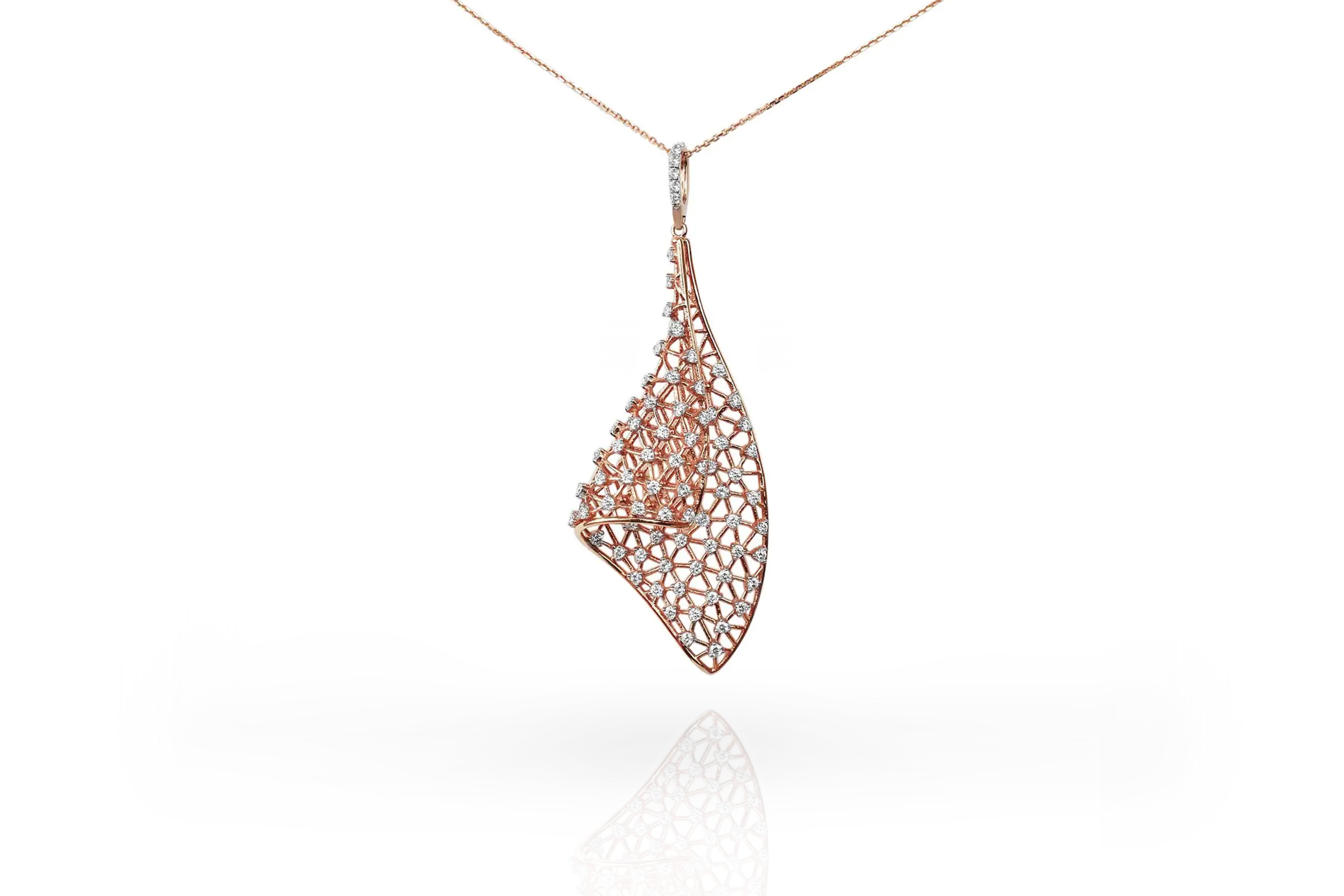 18karat Gold Pendant Necklace Rose Gold Diamond Pave Fashion Pendant Necklace For Sale