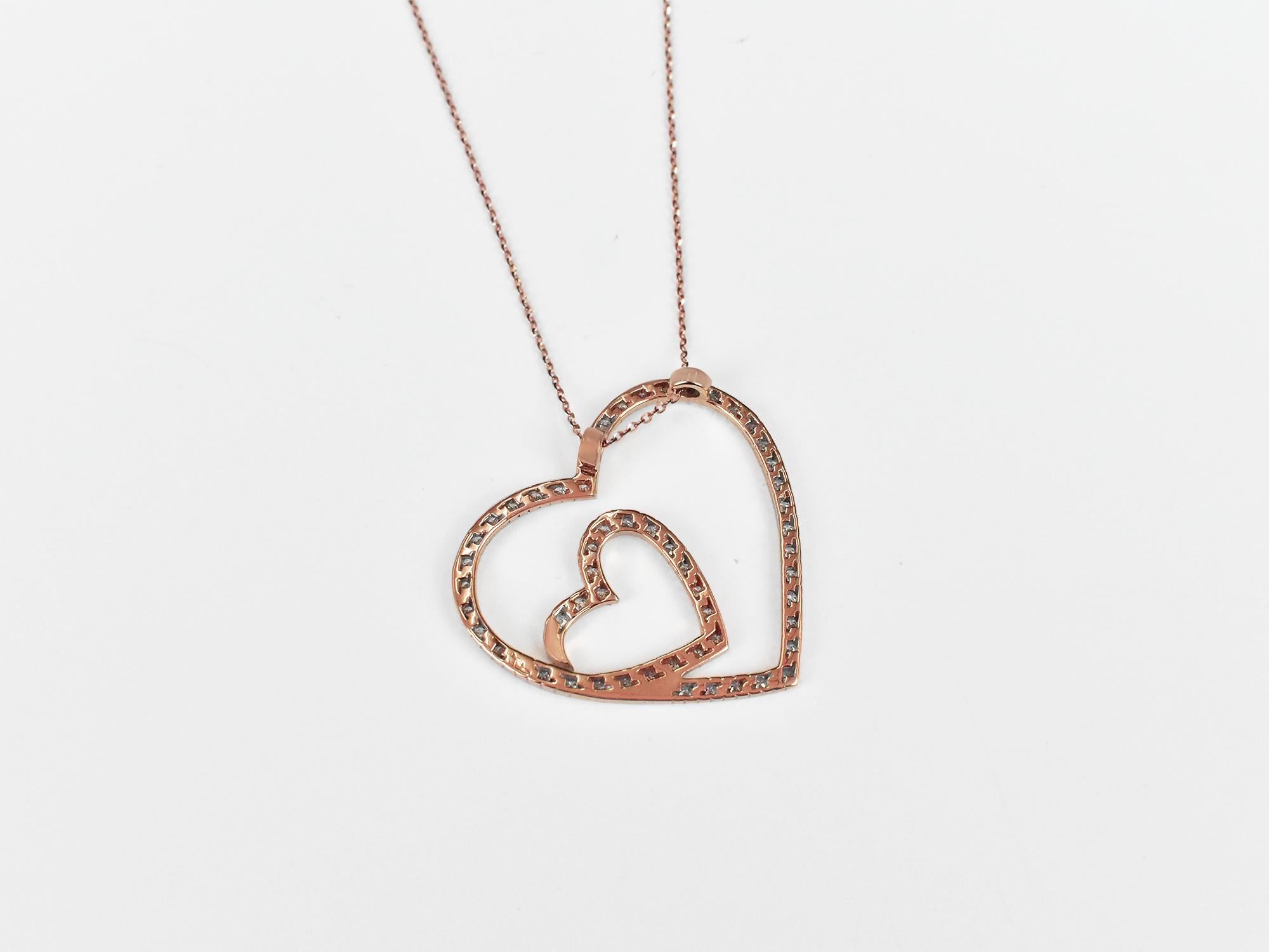 Round Cut 18k Gold Pendant Necklace Rose Gold Diamond Pave Heart Shape For Sale
