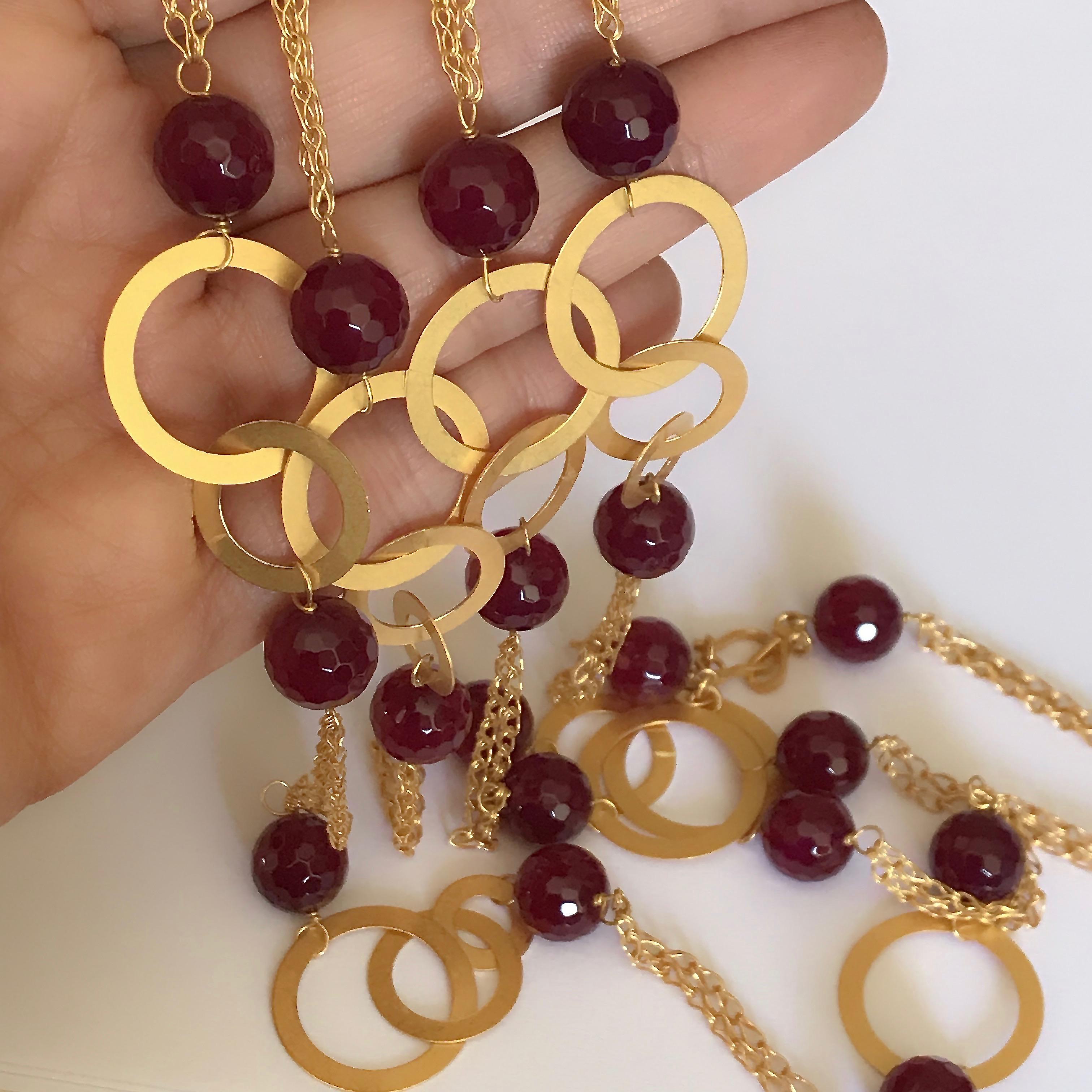 18 Karat Solid Yellow Gold Handmade Cranberry Agate Chain Necklace In New Condition For Sale In London, GB