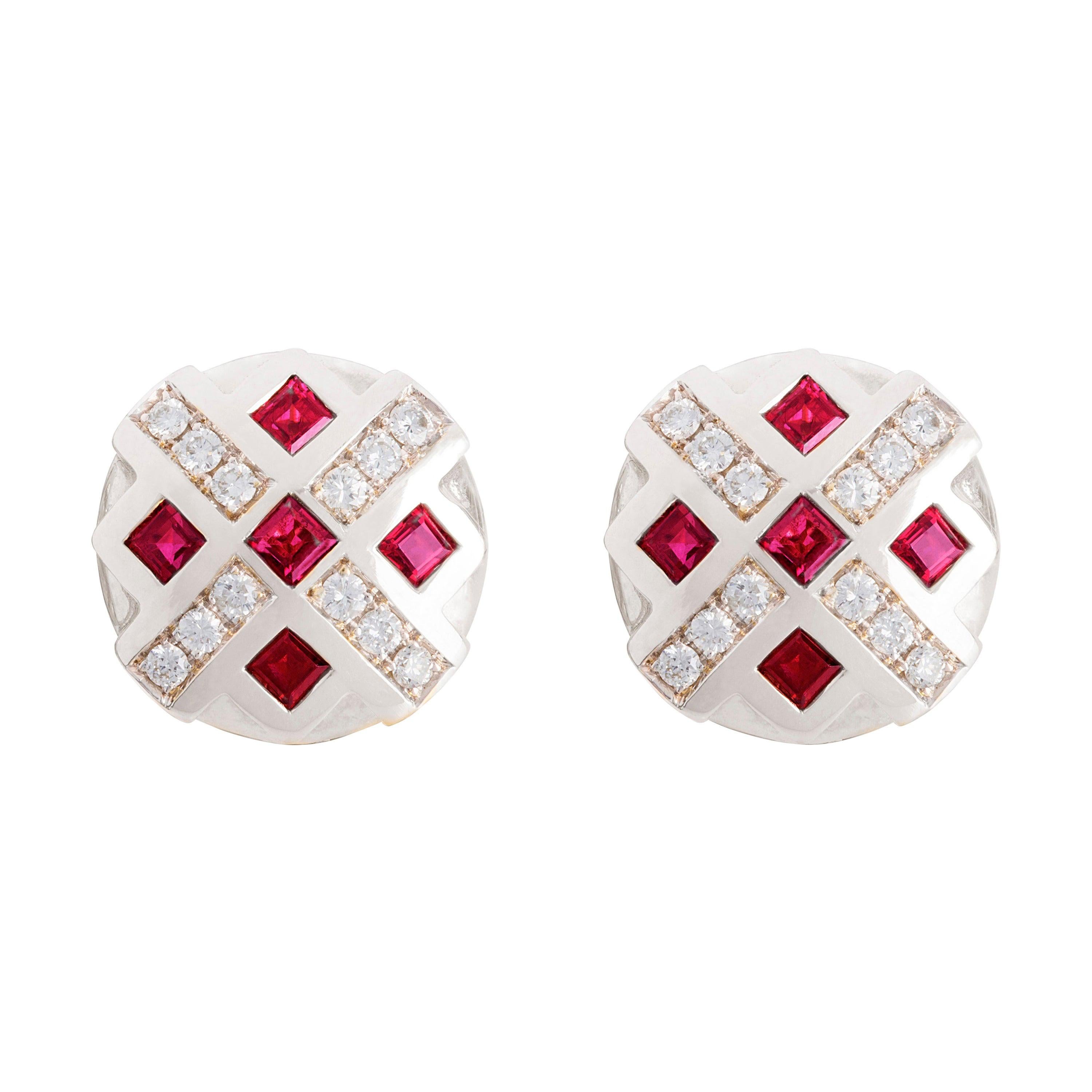 1 Karat Ruby 18 Karat Gold 0.24 Karat GVS1 White Diamonds Chess Clip-On Earrings For Sale