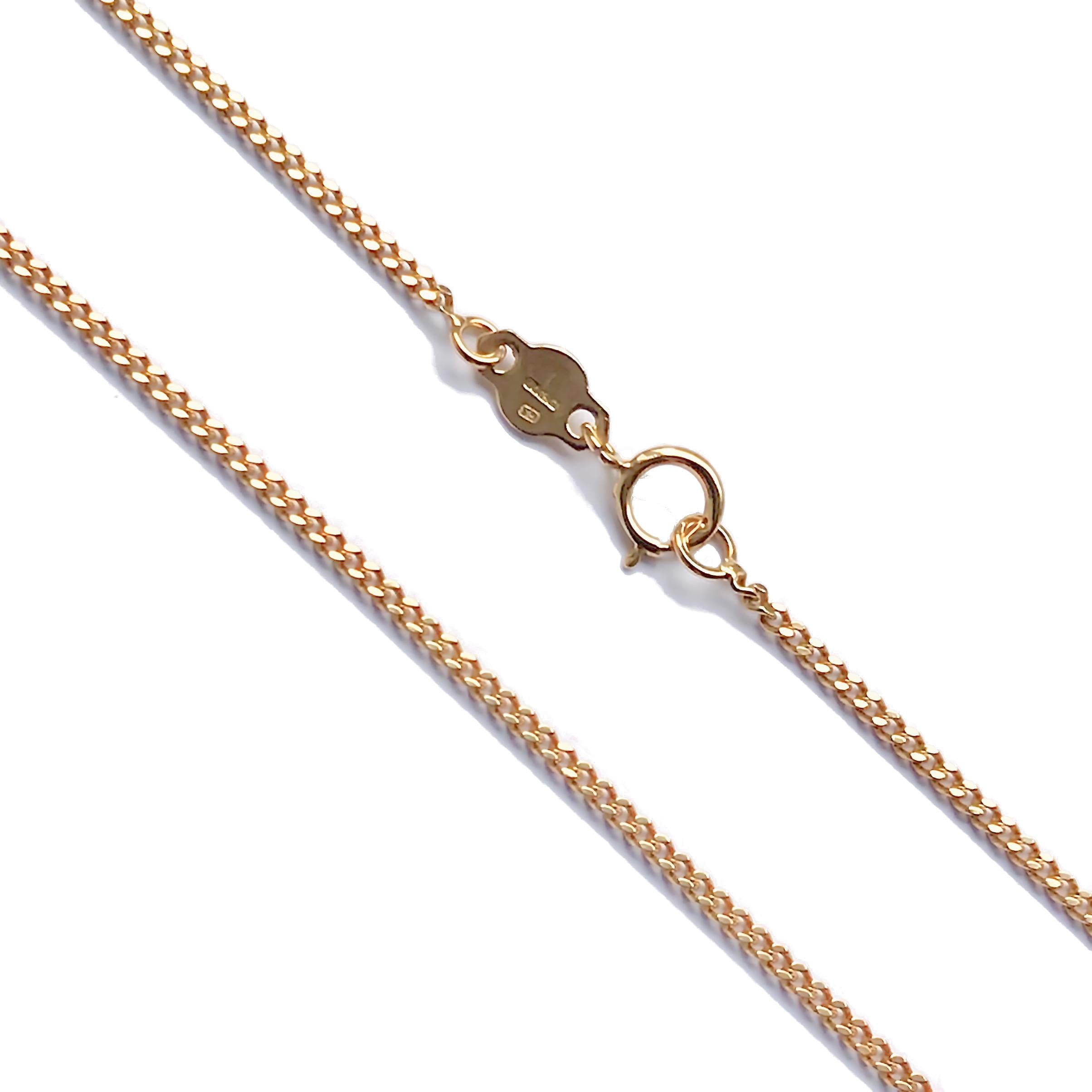 18 Karat solid yellow gold curb chain necklace
Hallmark: London’s  Goldsmiths’ Company –  Assay Office
Length:45cm
Gauge: 1.3mm
All our jewellery are new and have never been previously owned or worn.
We are a member of the UK National Association of