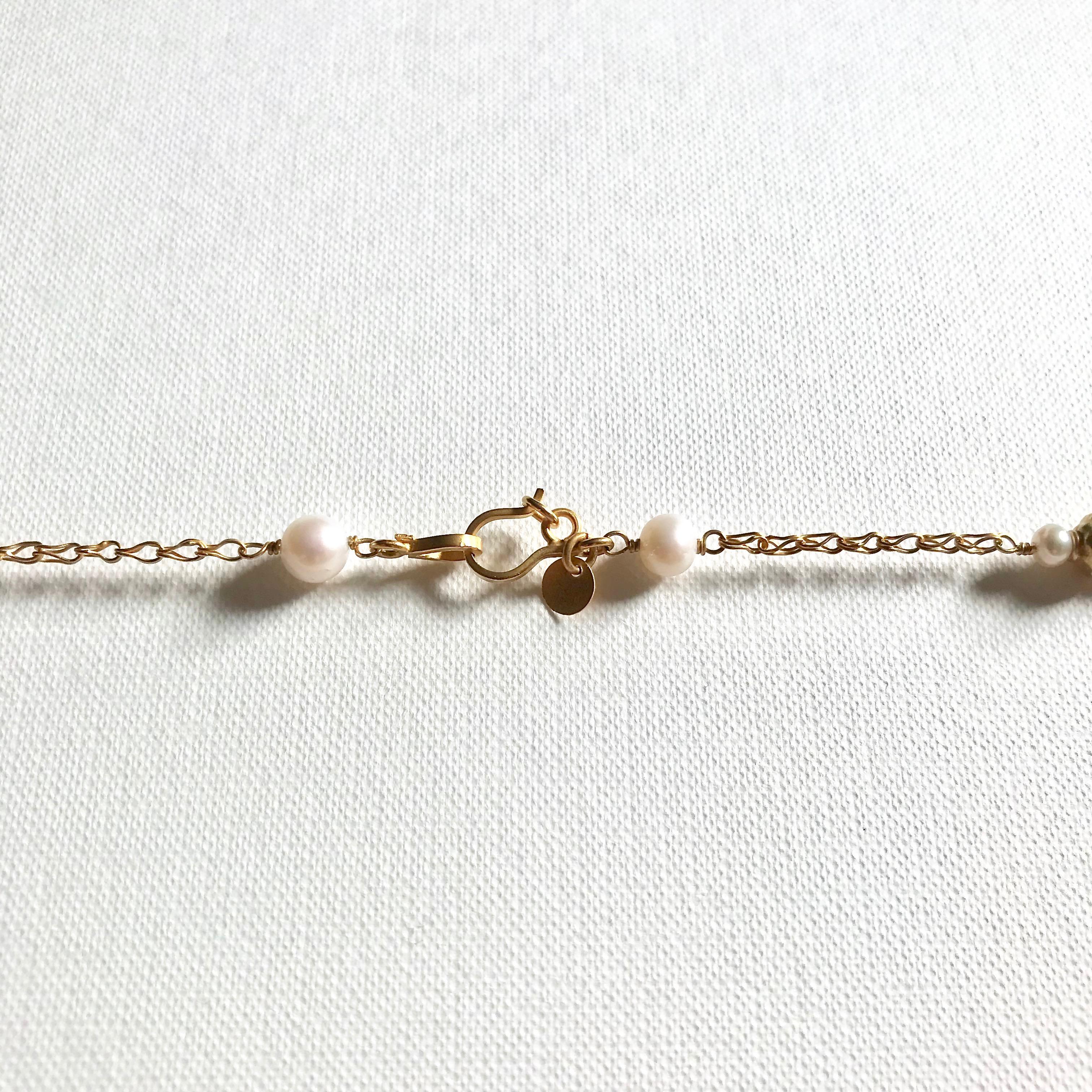 18 Karat Solid Yellow Gold Handmade Pearl Necklace In New Condition For Sale In London, GB