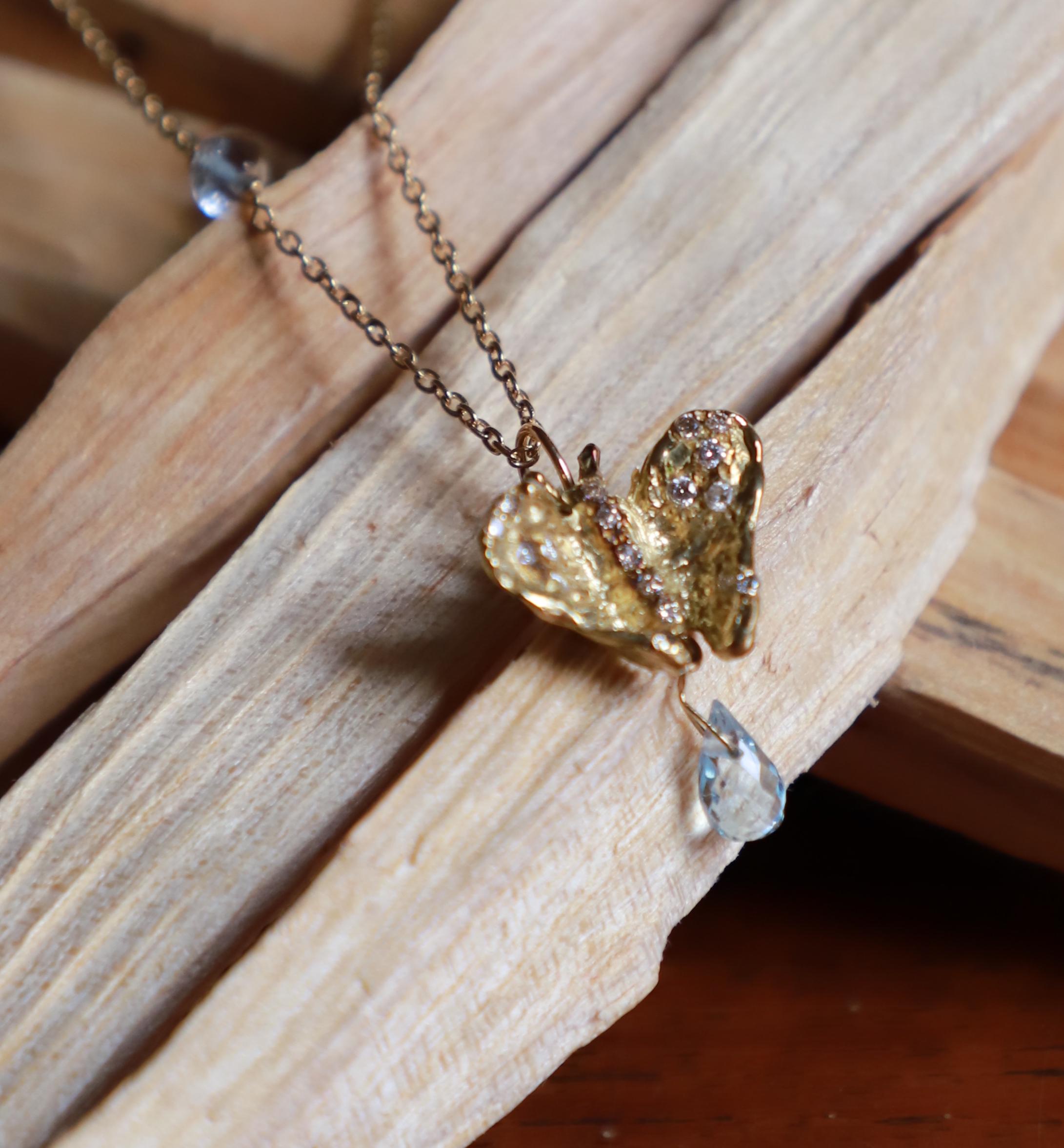 Collier d'ailes de papillon en or jaune 18 carats avec aigue-marine et diamants blancs de 0,80 carat Unisexe en vente