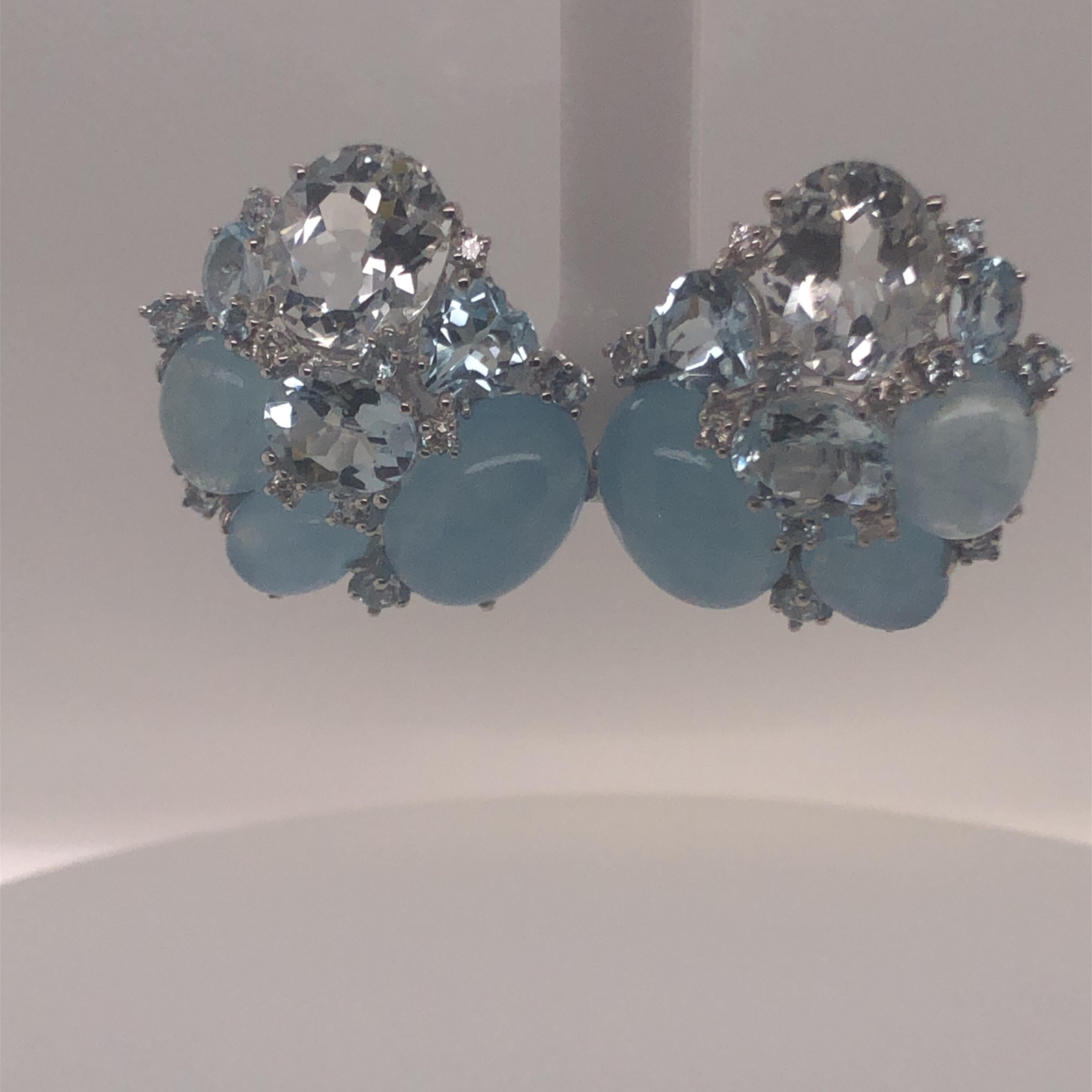 18KG Aquamarine and Diamond Cluster Earclips In New Condition For Sale In New York, NY