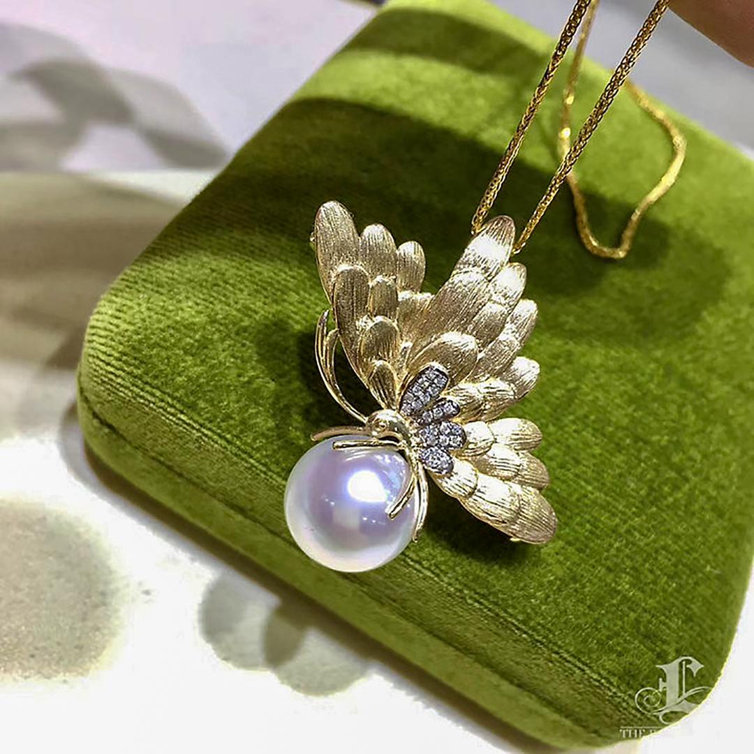 【Vine Symphony】Convertible Gilded Wings South Sea Pearl & Diamond Brooch Pendant For Sale 2