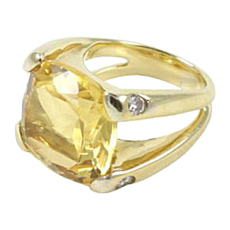 18kt  15mm Cushion Citrine and diamond Cushion RIng For Sale