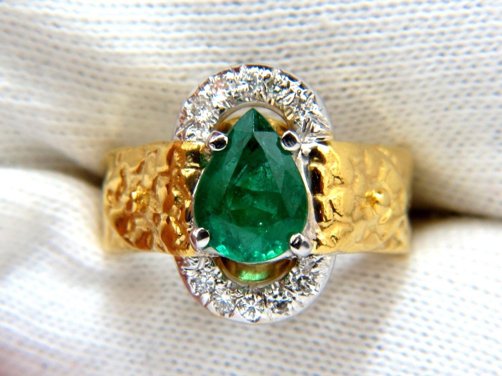 Pear Cut 18KT 1.90CT Natural Emerald Diamond Ring Scaling Pattern Clip Over Design For Sale