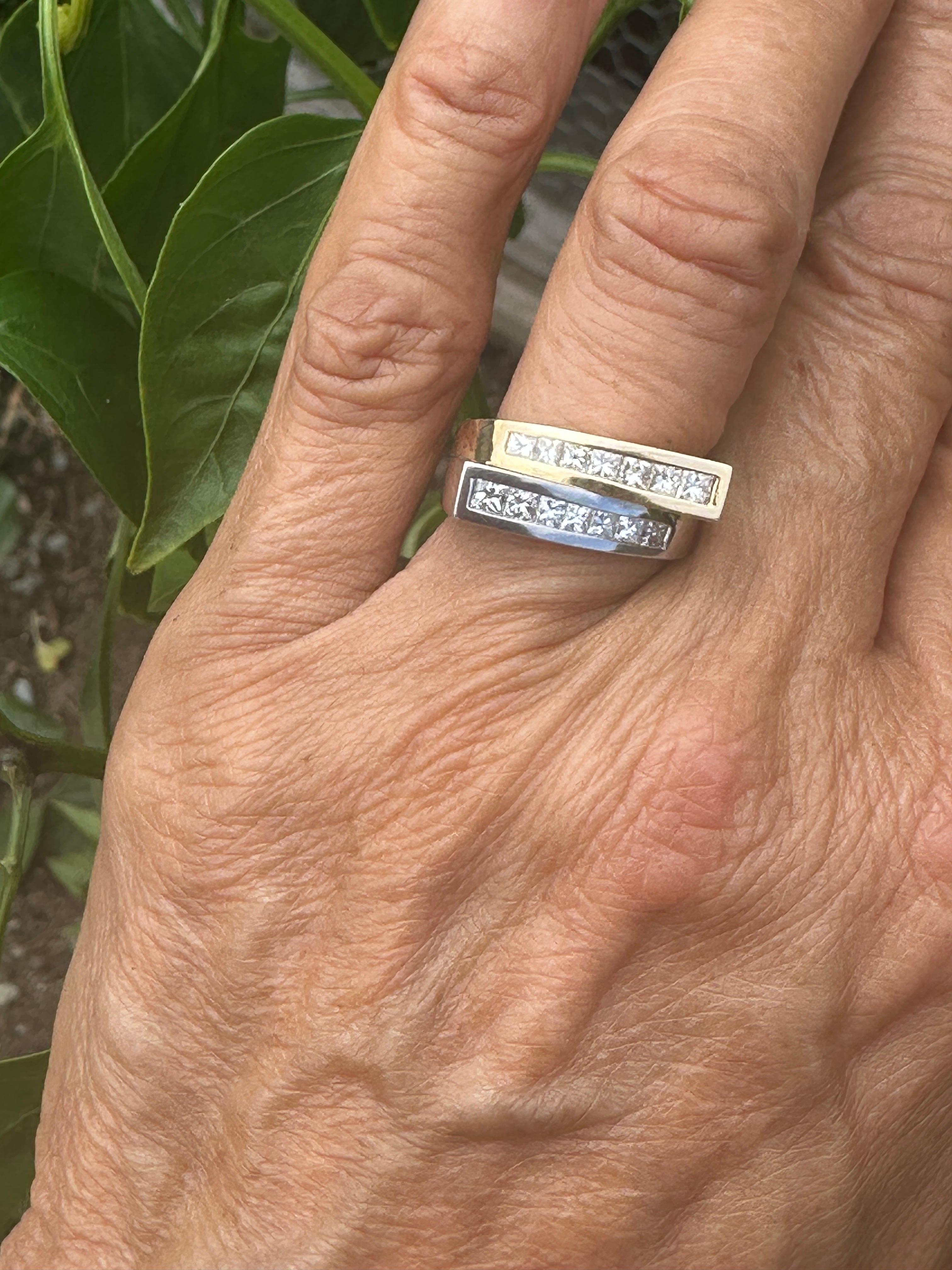 18Kt 2-Row Princess 2.00ct Diamond Band 2-Tone 14Kt Ring en vente 4