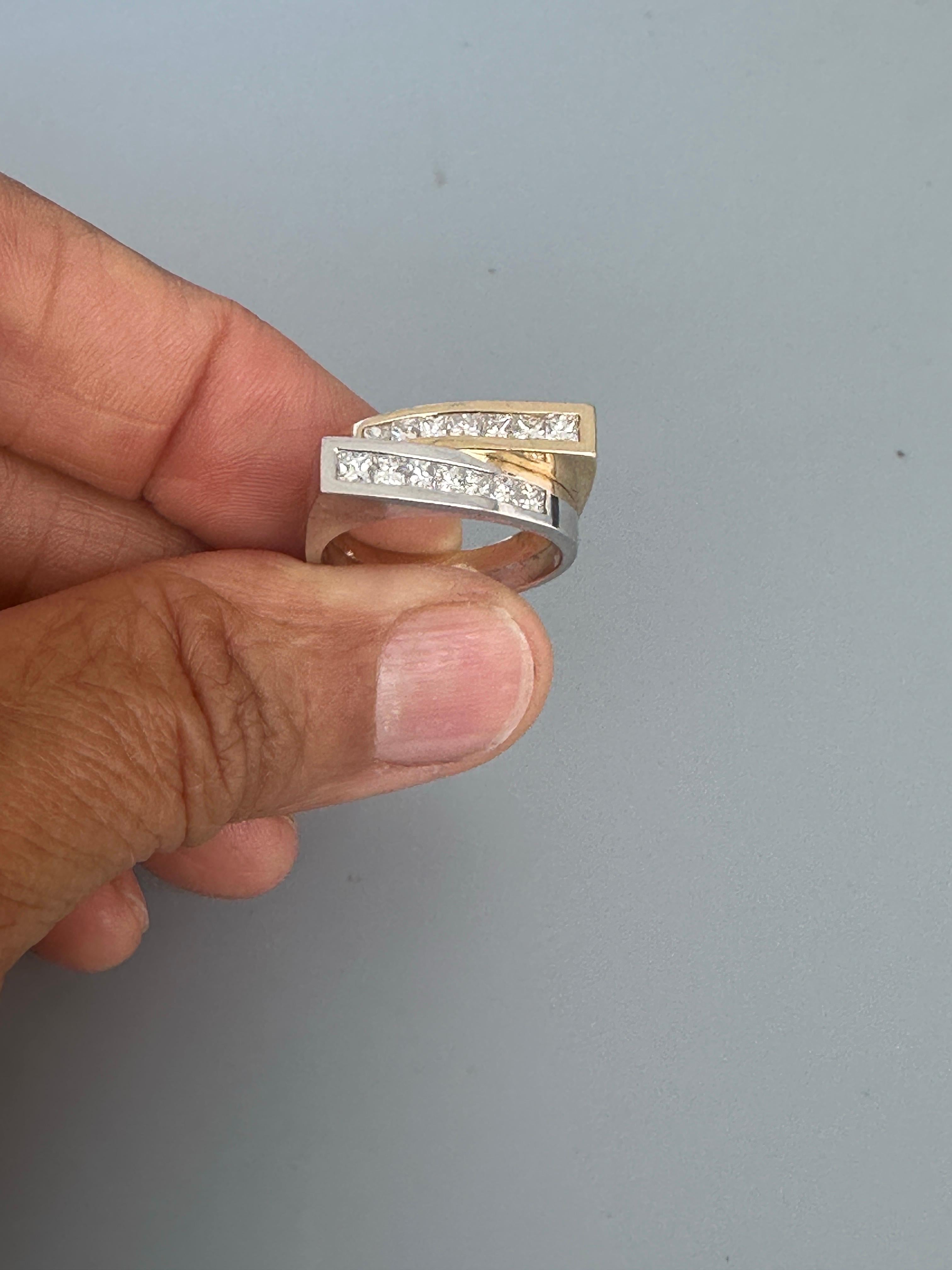 18Kt 2-Row Princess 2.00ct Diamond Band 2-Tone 14Kt Ring Unisexe en vente